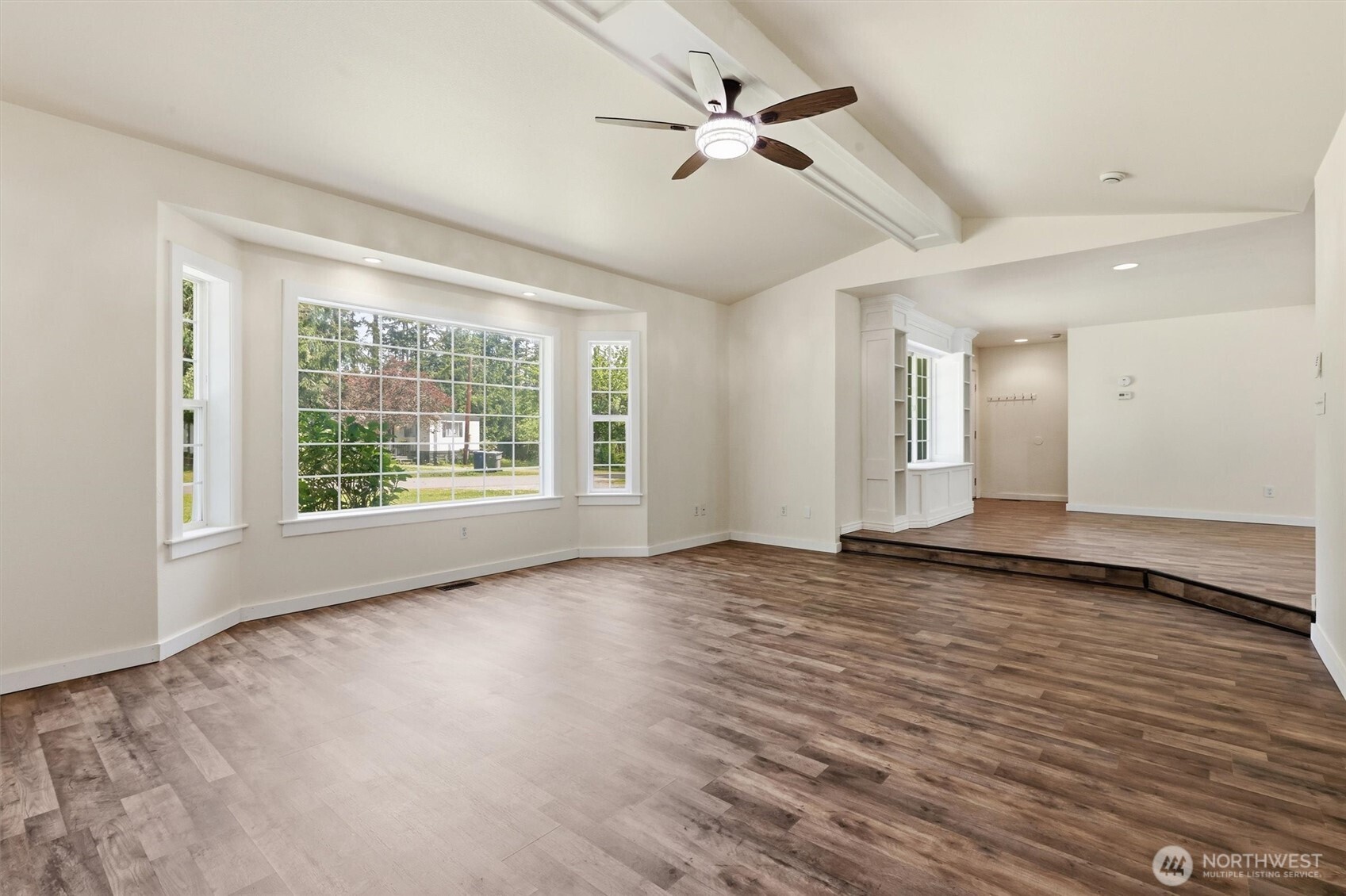 1719 Hemlock Drive Property Photo 3
