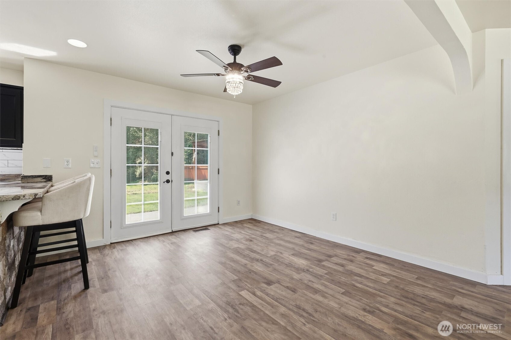 1719 Hemlock Drive Property Photo 5