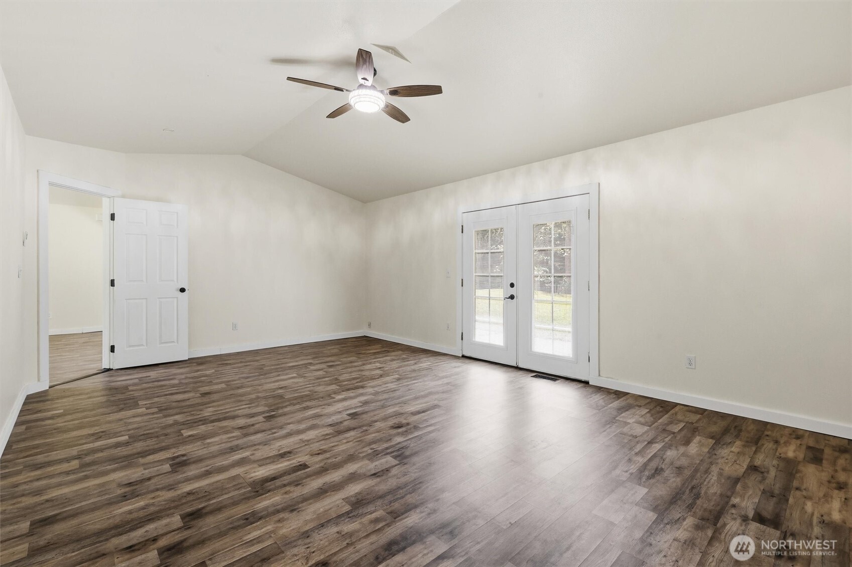 1719 Hemlock Drive Property Photo 8
