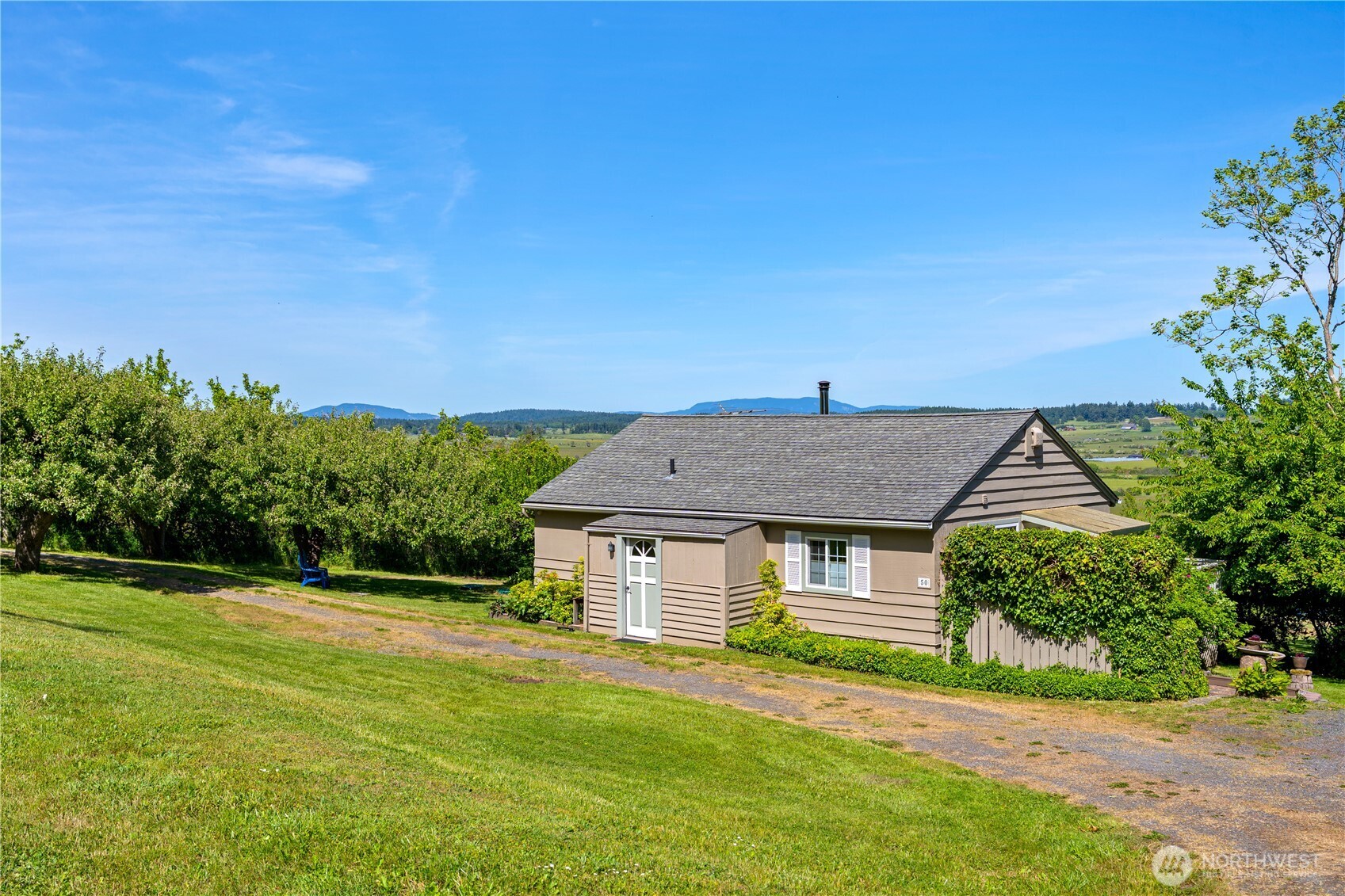 50 Ranchos Road Property Photo 4
