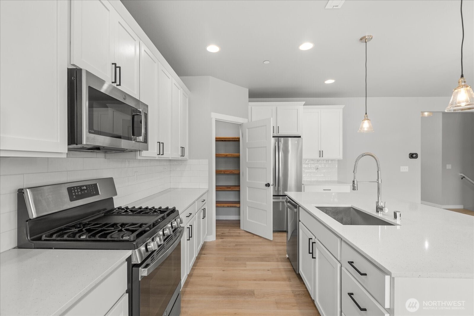 8735 69th Street Property Photo 12