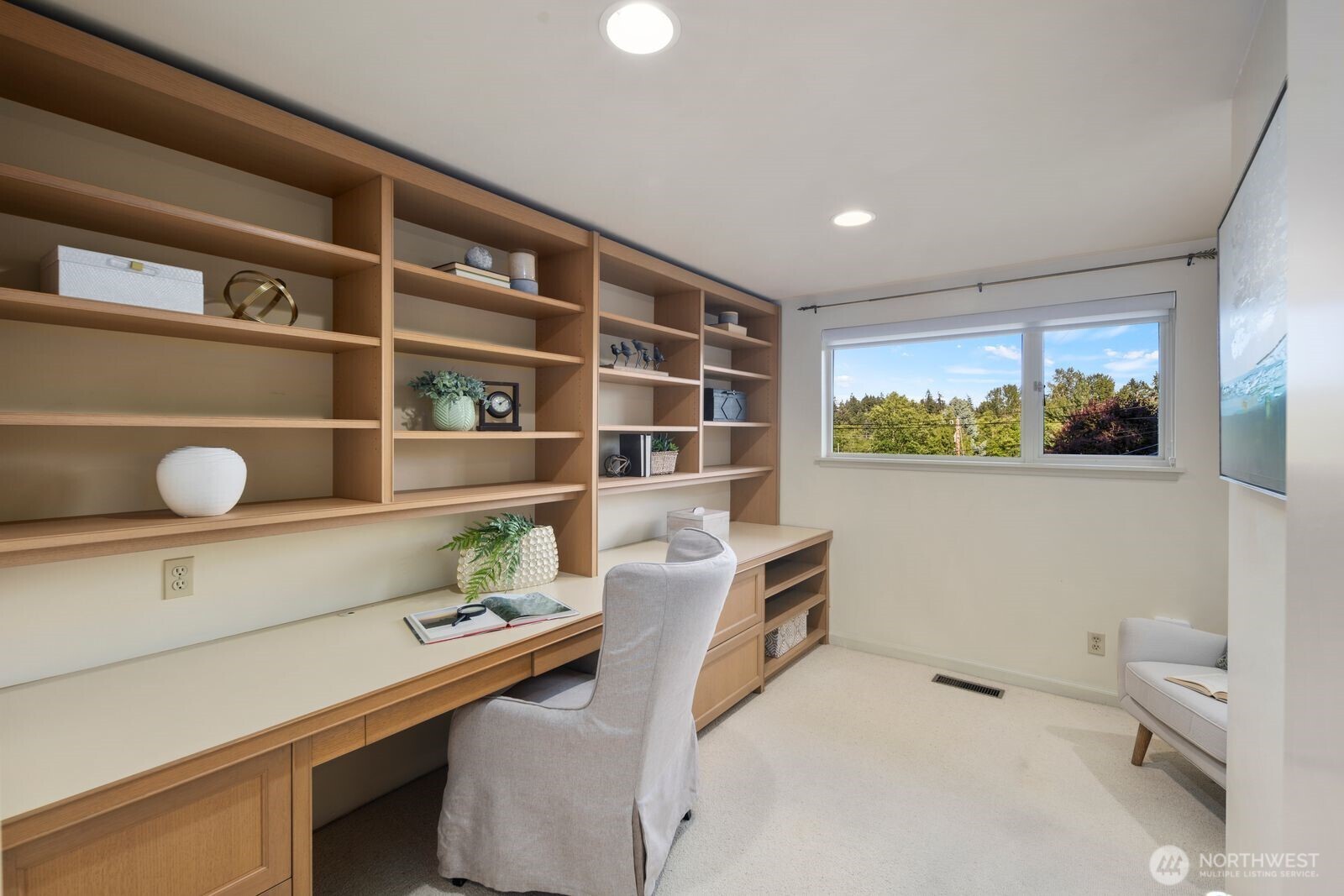 8433 221st Place Property Photo 12