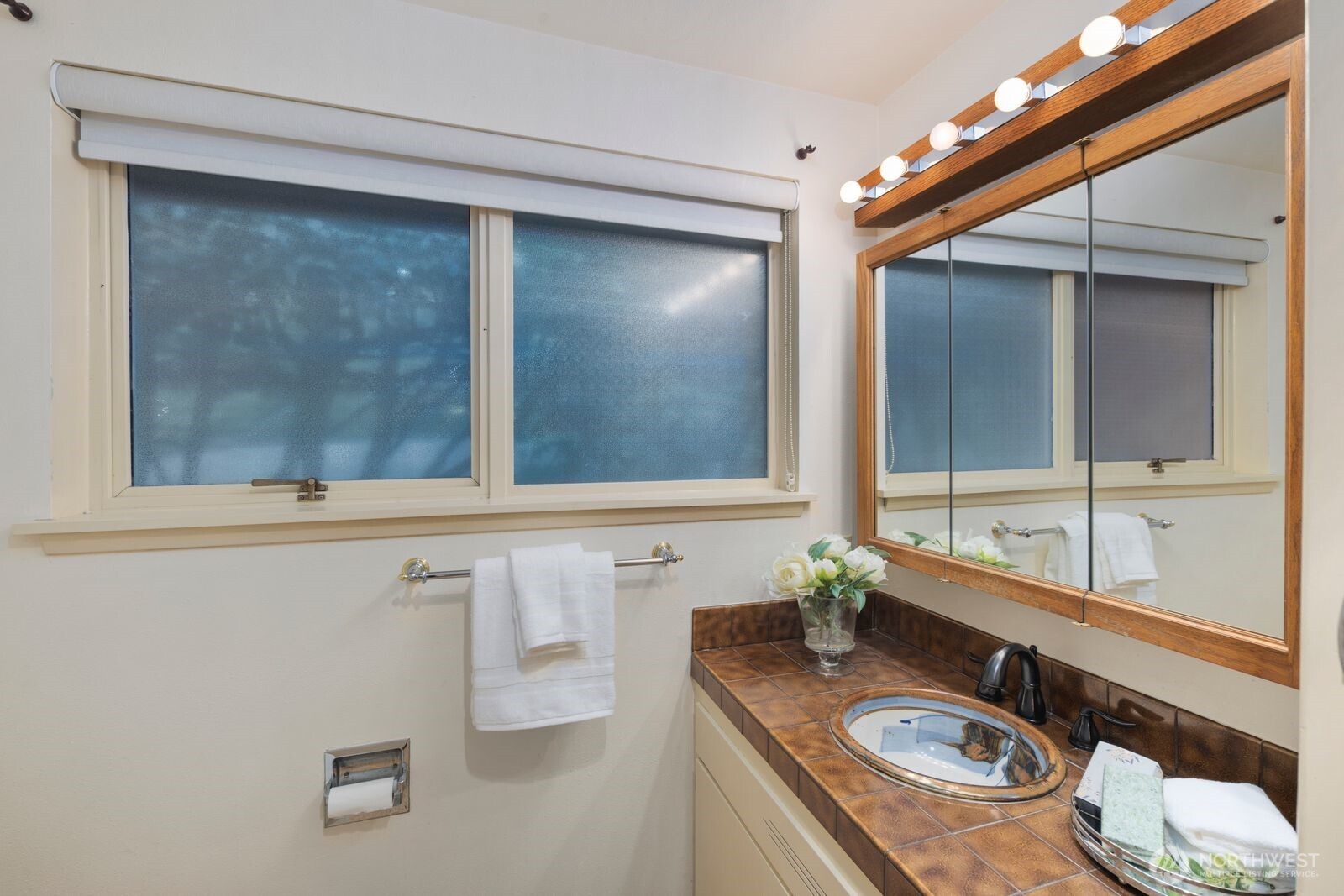 8433 221st Place Property Photo 14