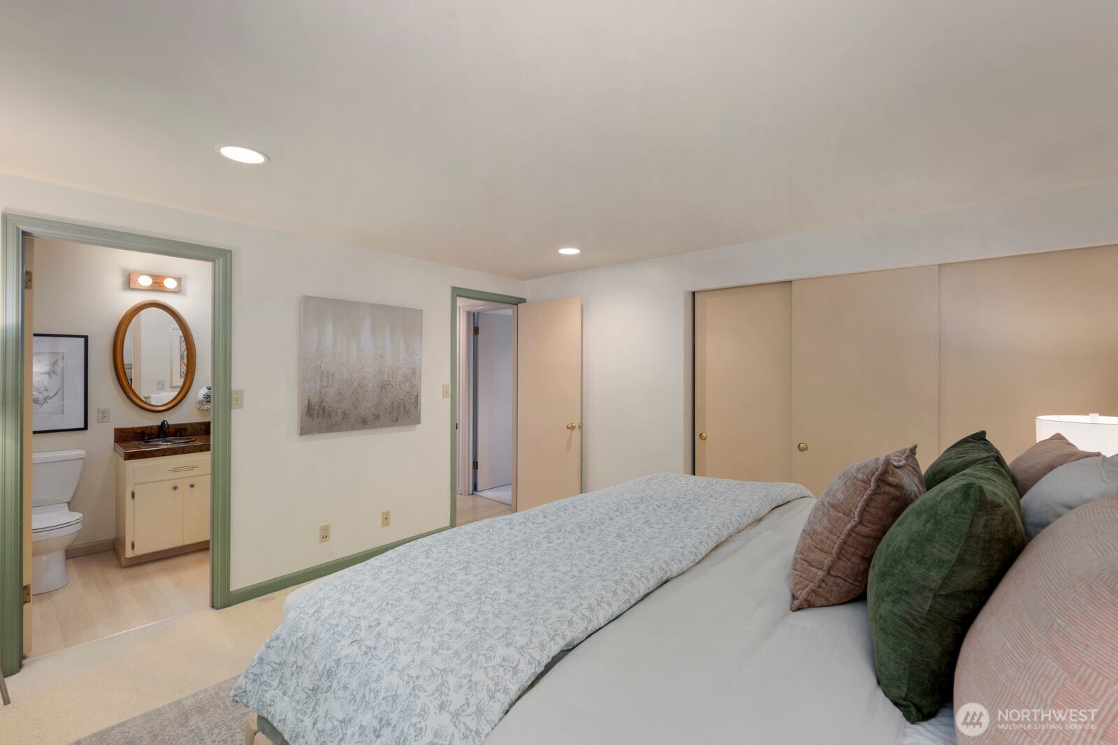 8433 221st Place Property Photo 17