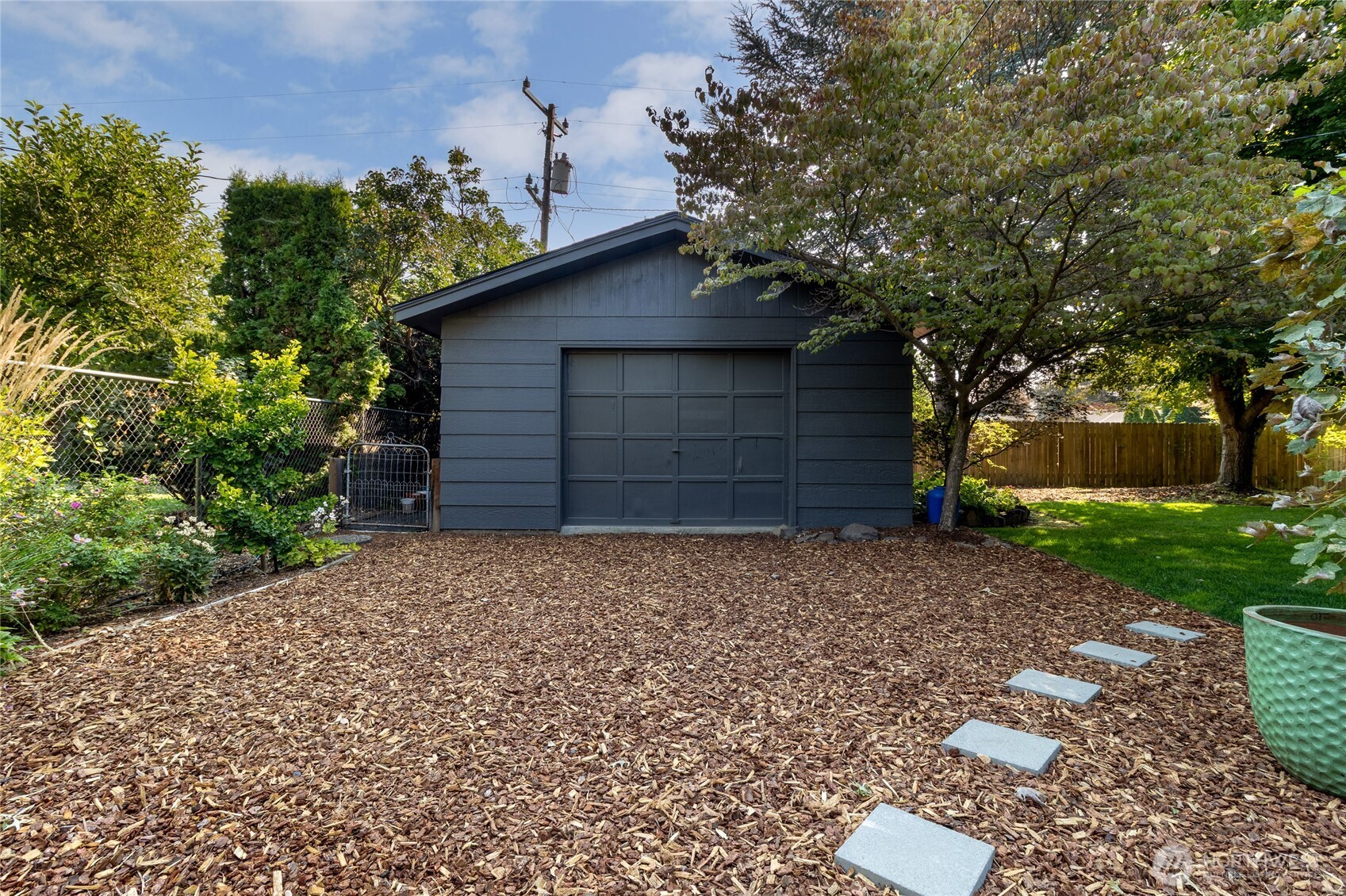 1935 Hilbrooke Drive Property Photo 31