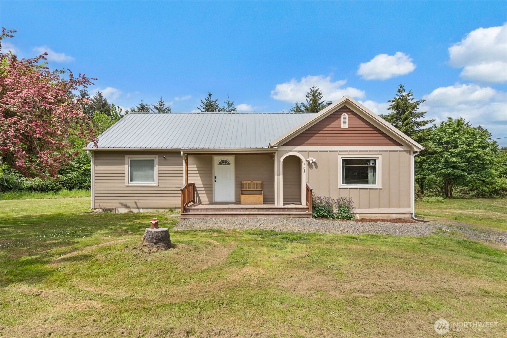 702 King Road Property Photo 1