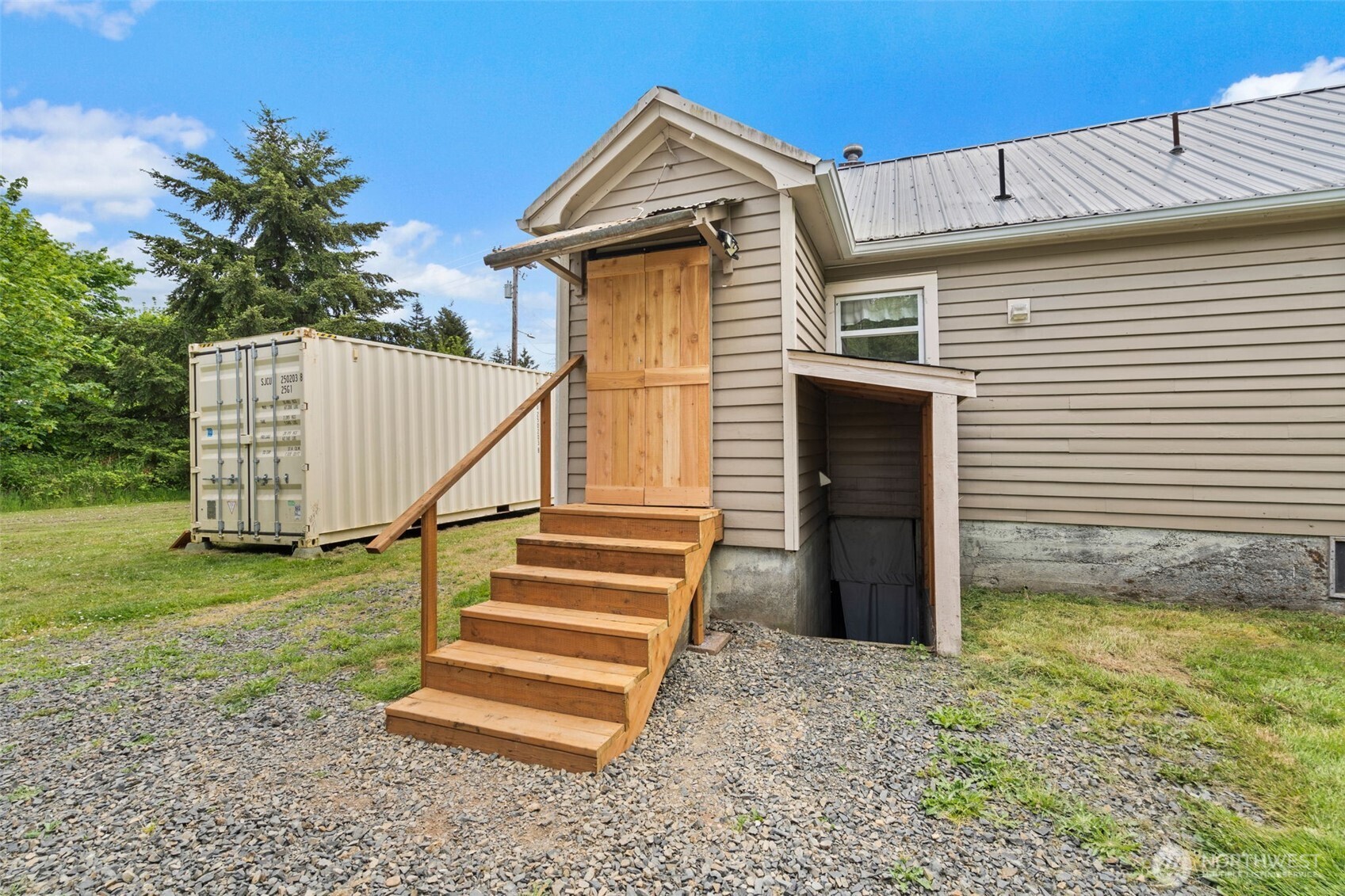 702 King Road Property Photo 16