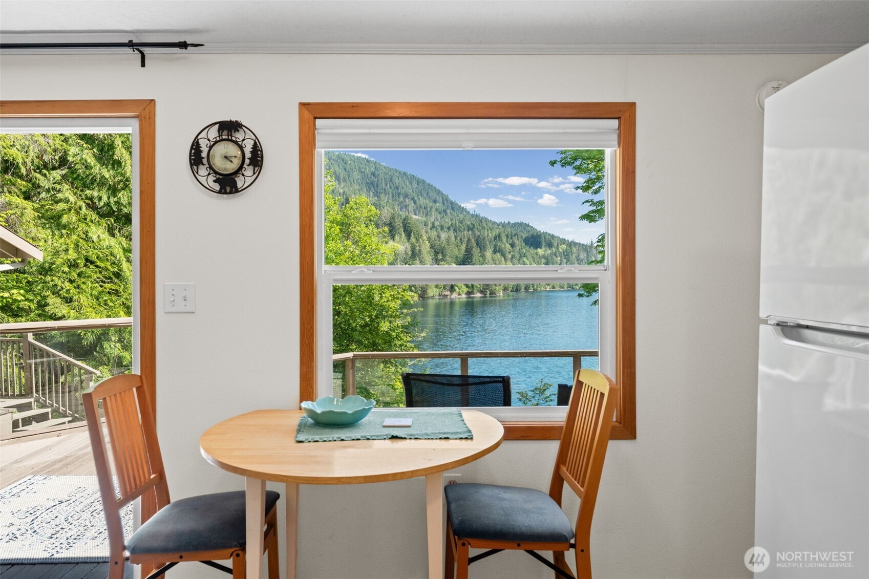 90 Lakeshore Place Property Photo 15
