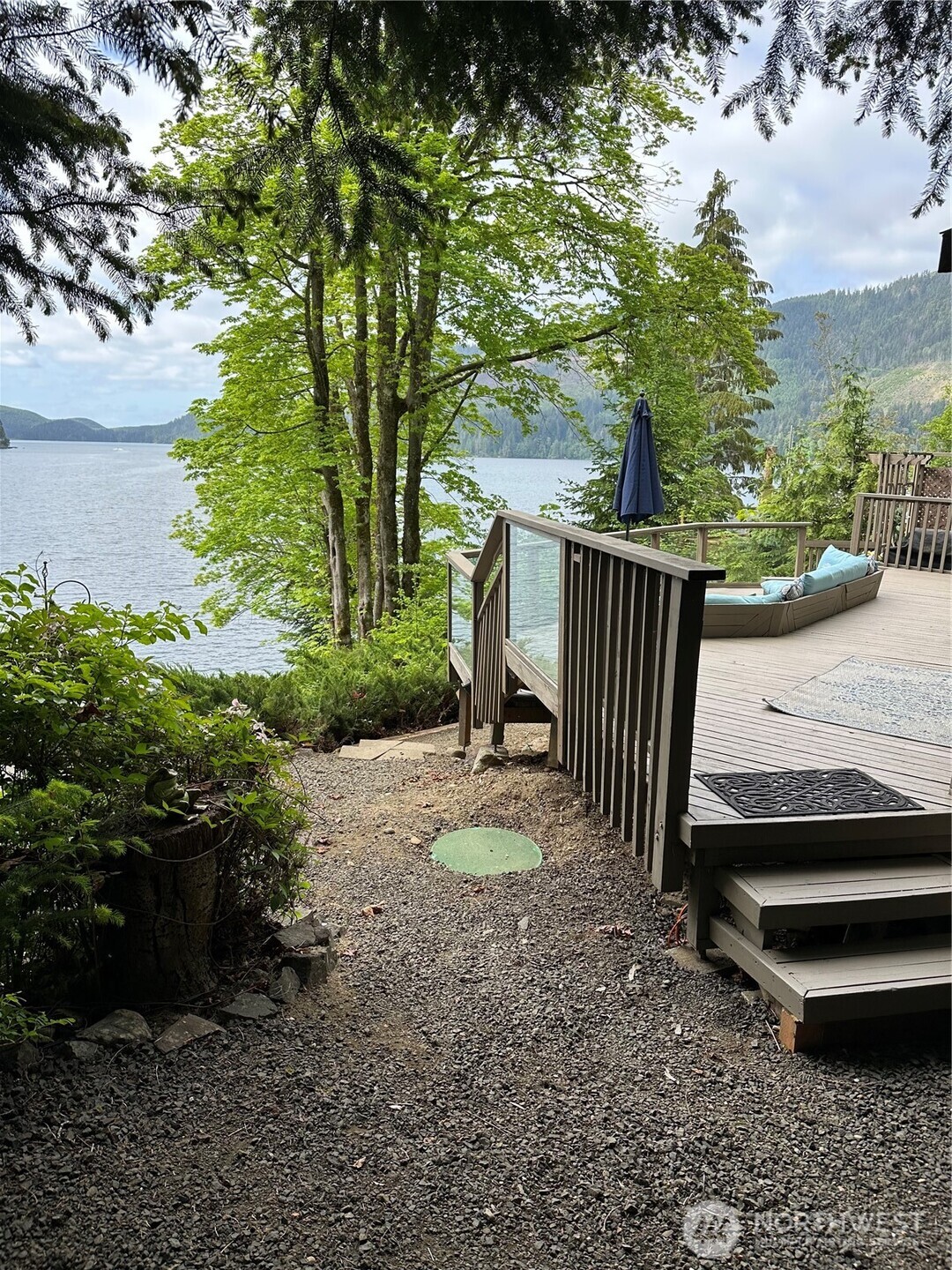 90 Lakeshore Place Property Photo 27
