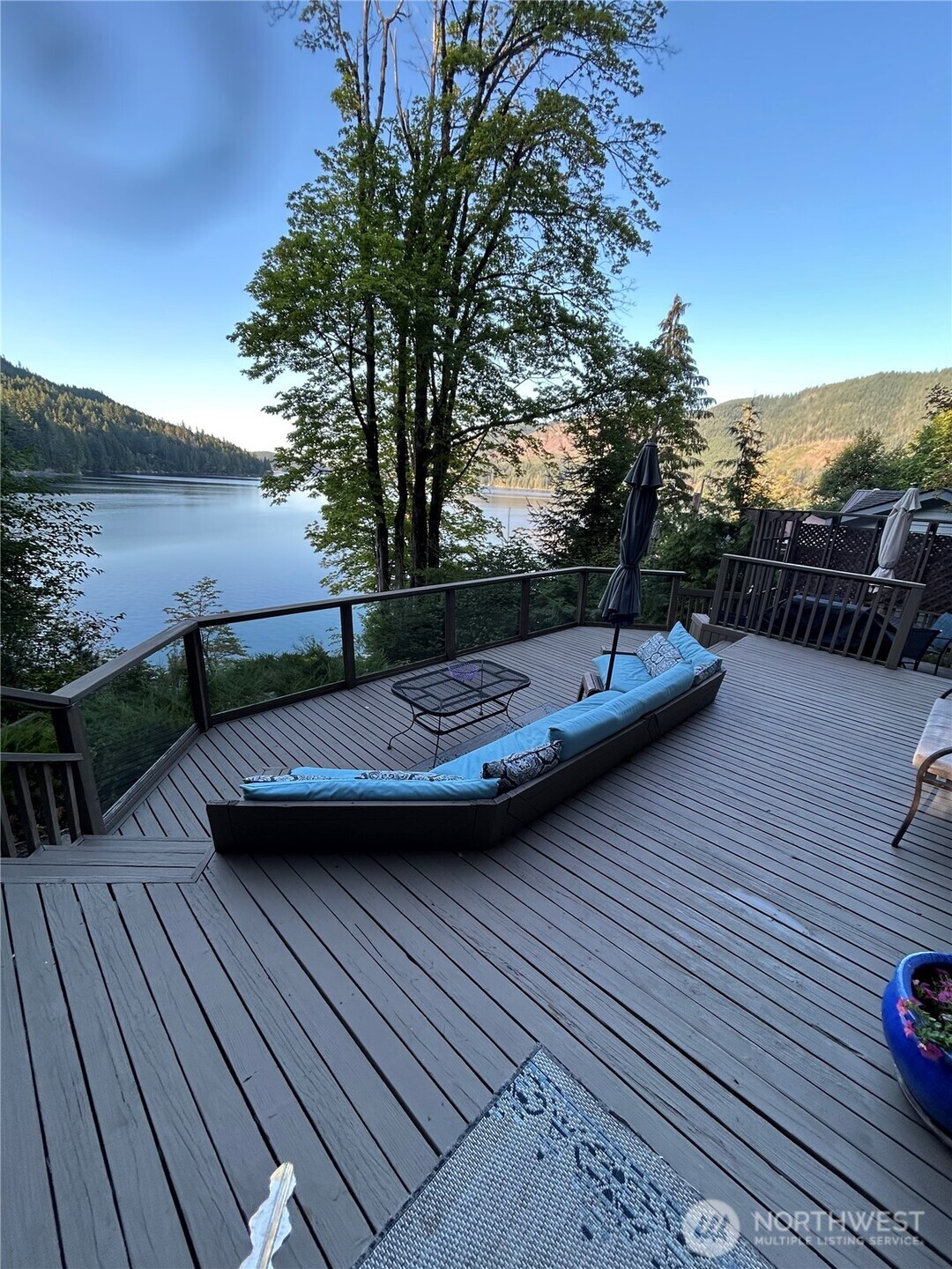 90 Lakeshore Place Property Photo 32