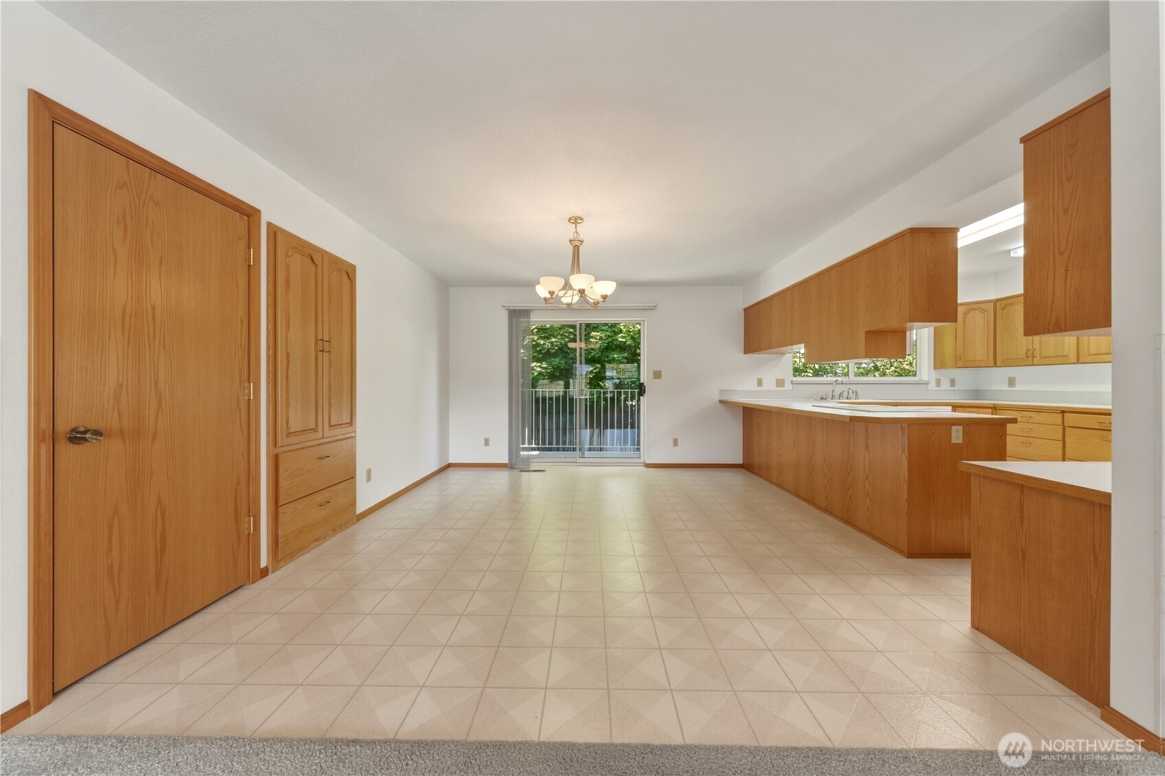 22 Parkwood Circle Property Photo 5