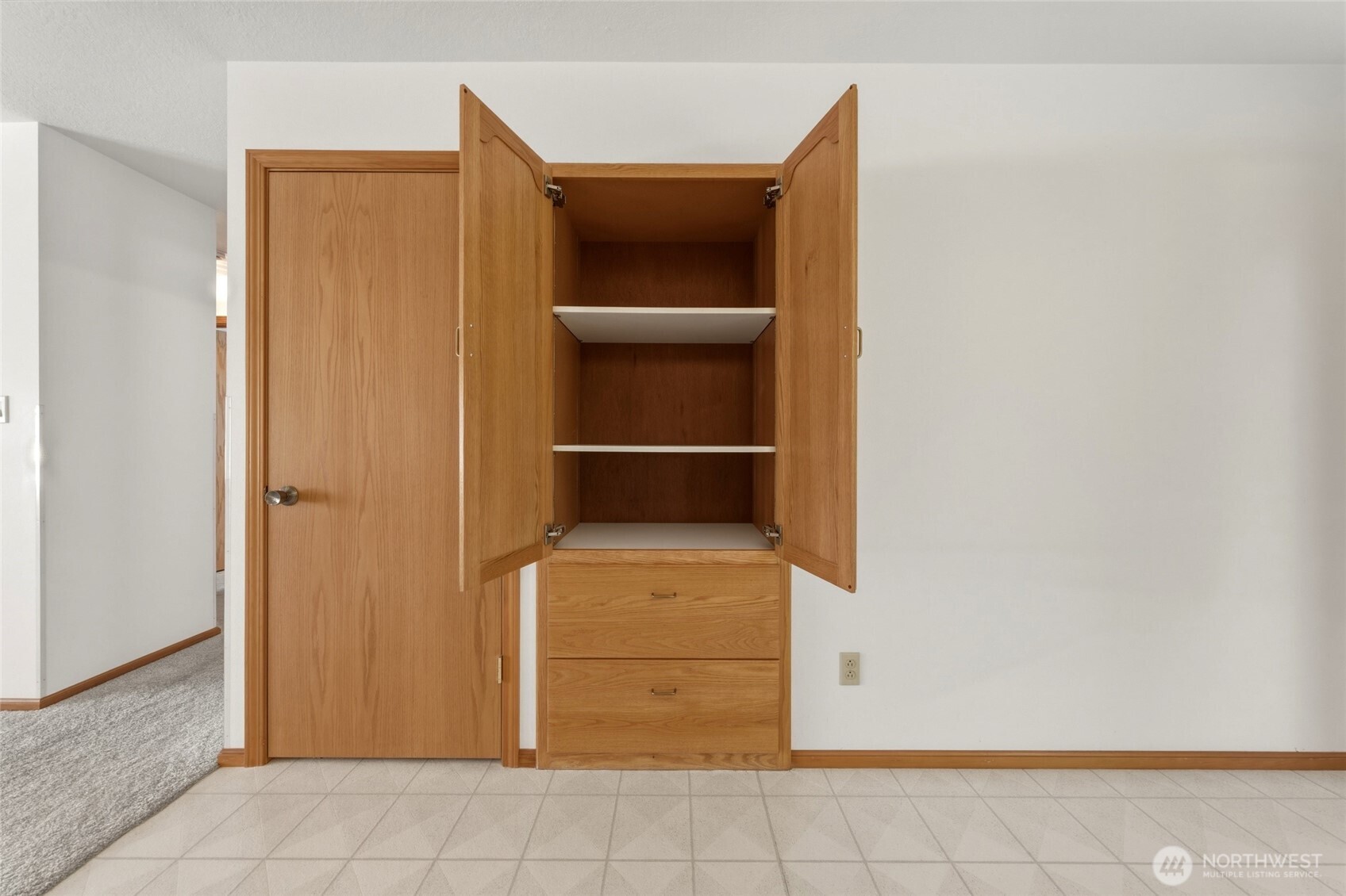 22 Parkwood Circle Property Photo 8