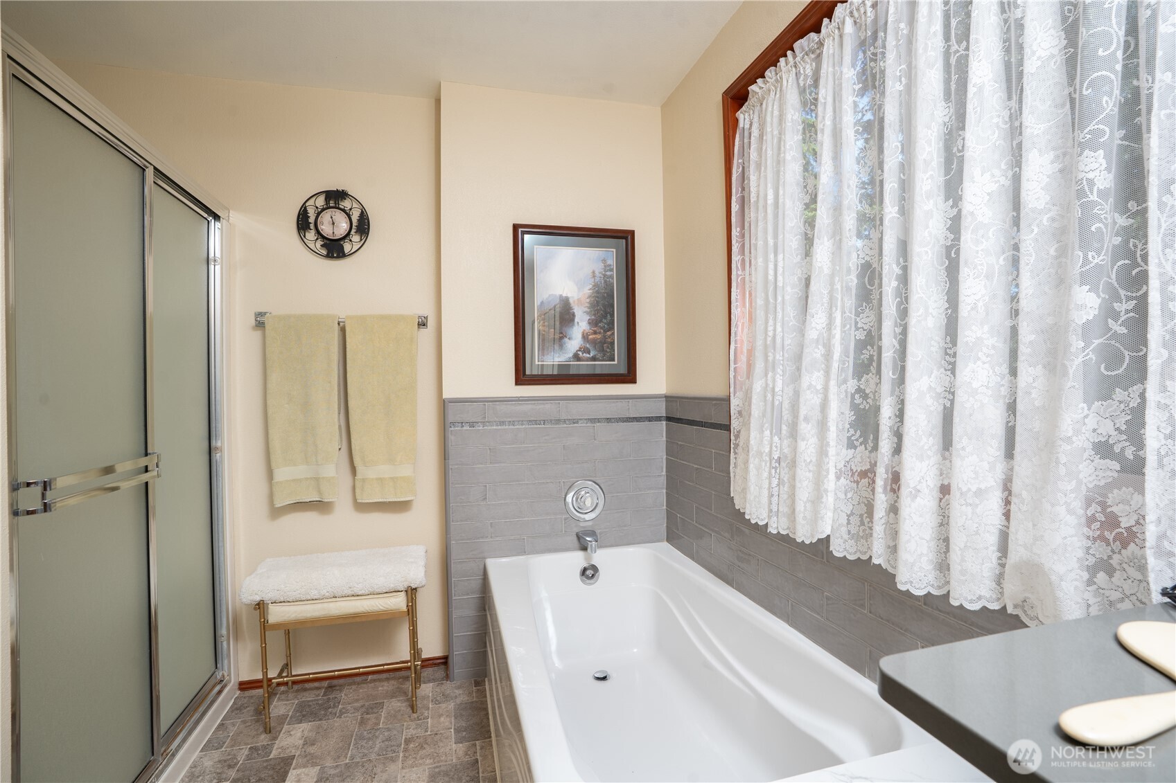 10717 Suncrest Drive Property Photo 15