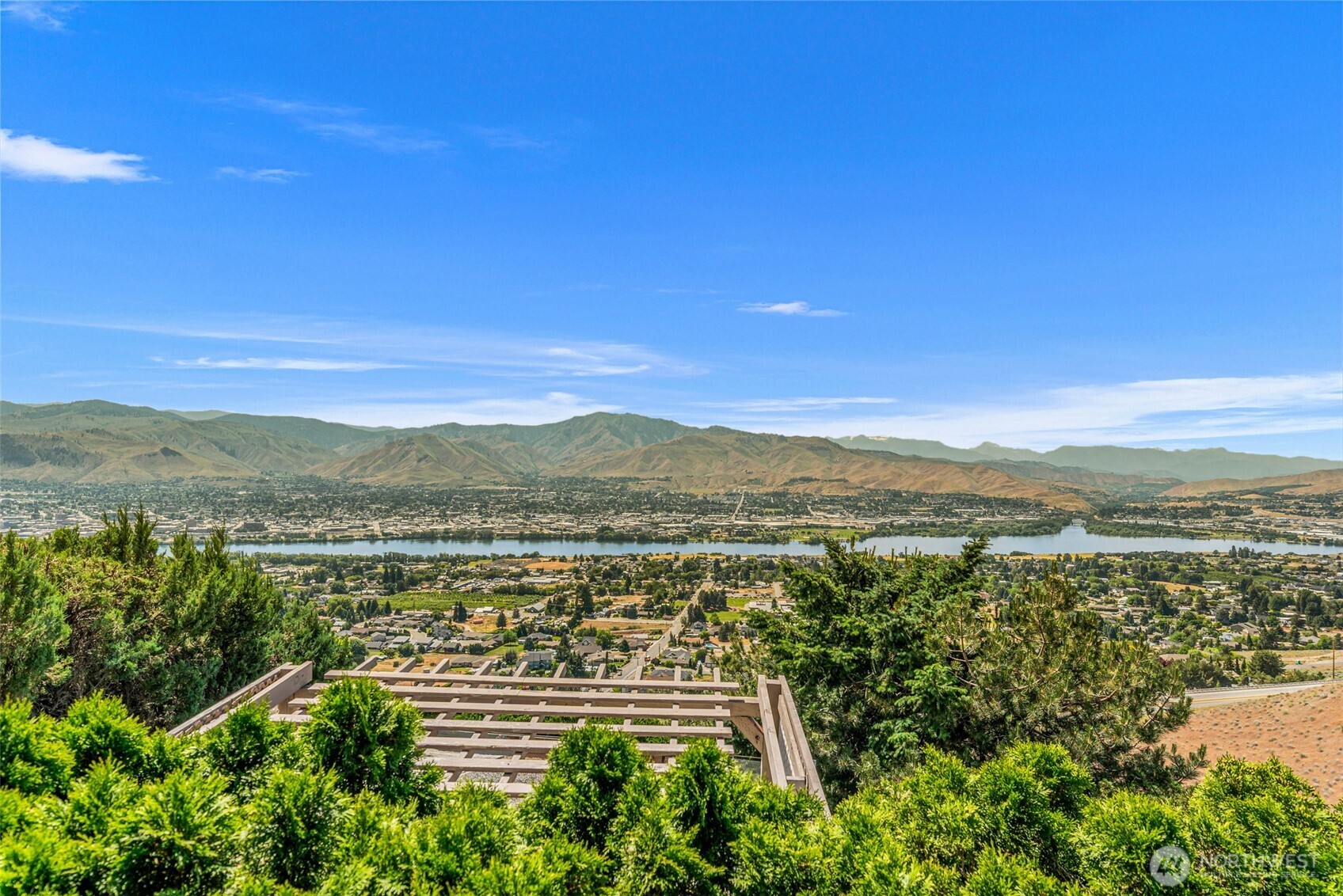 2352 Monument Place Property Photo 12