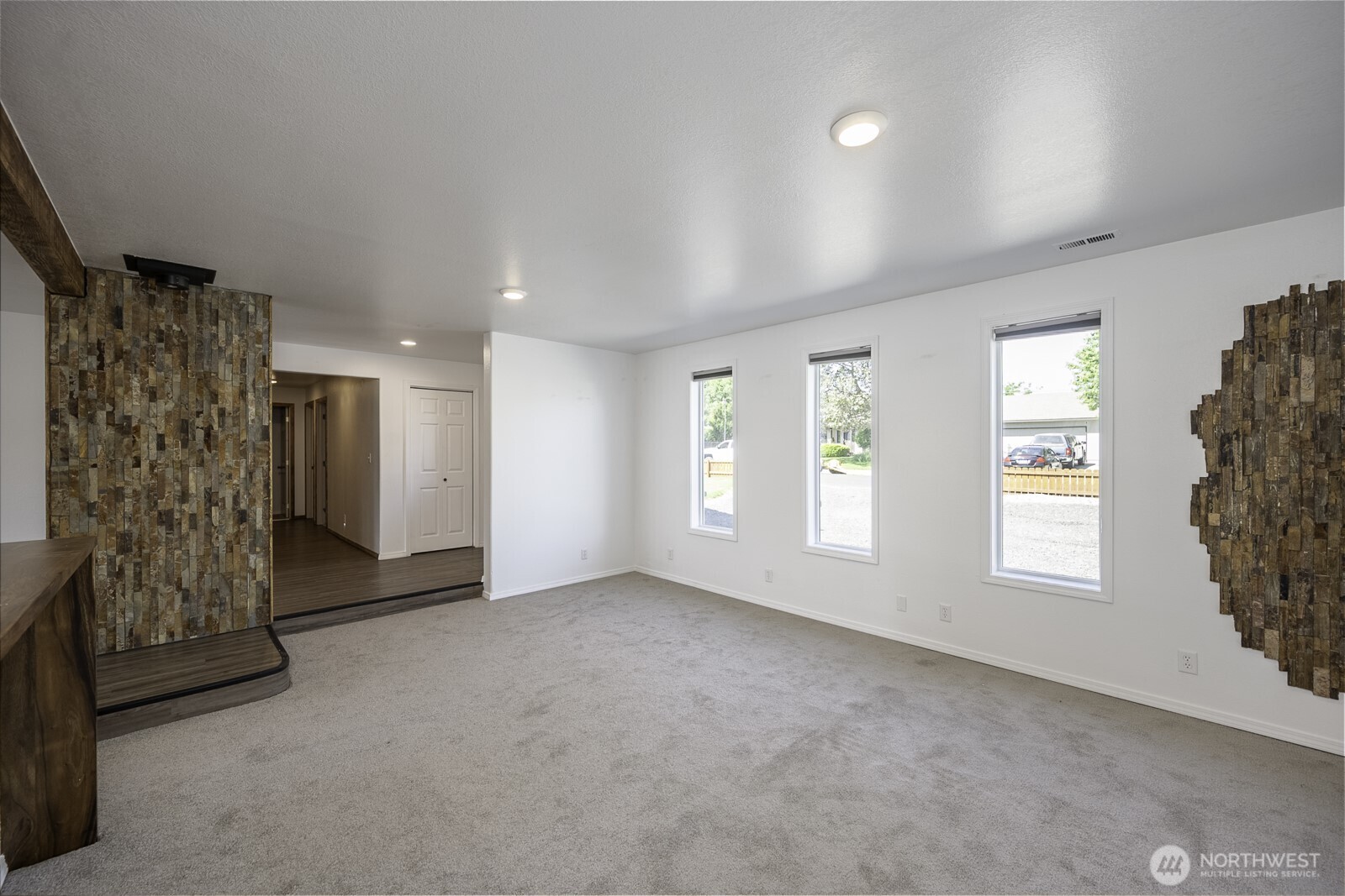 870 Nw C Street Property Photo 11