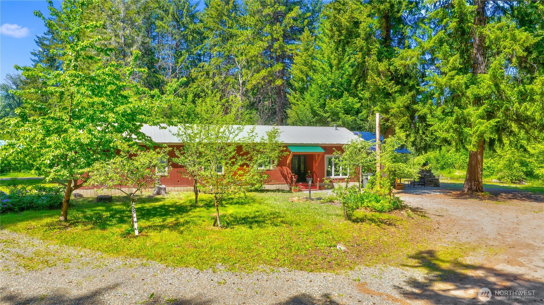 561 Sun Island Drive Property Photo 7