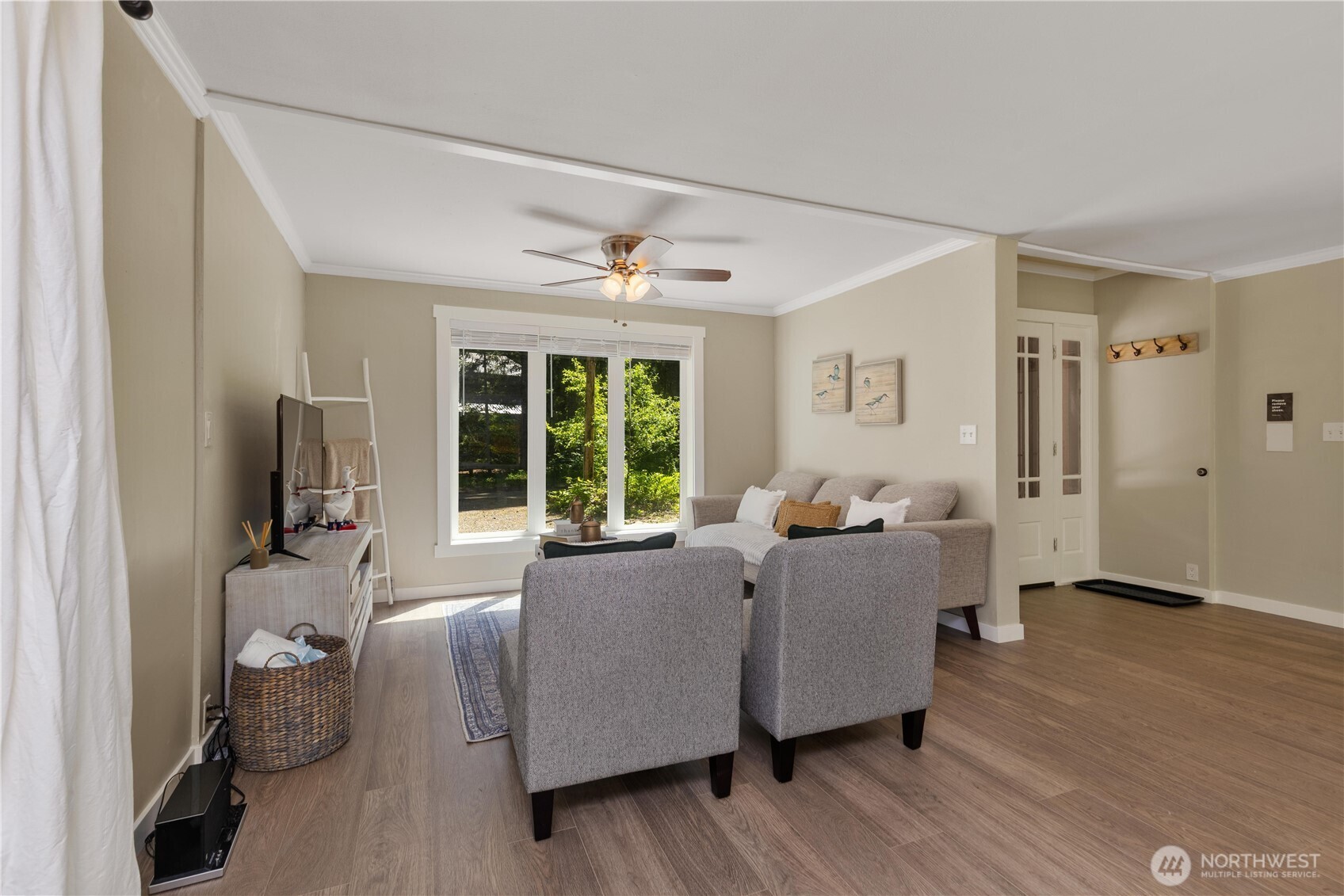 561 Sun Island Drive Property Photo 15