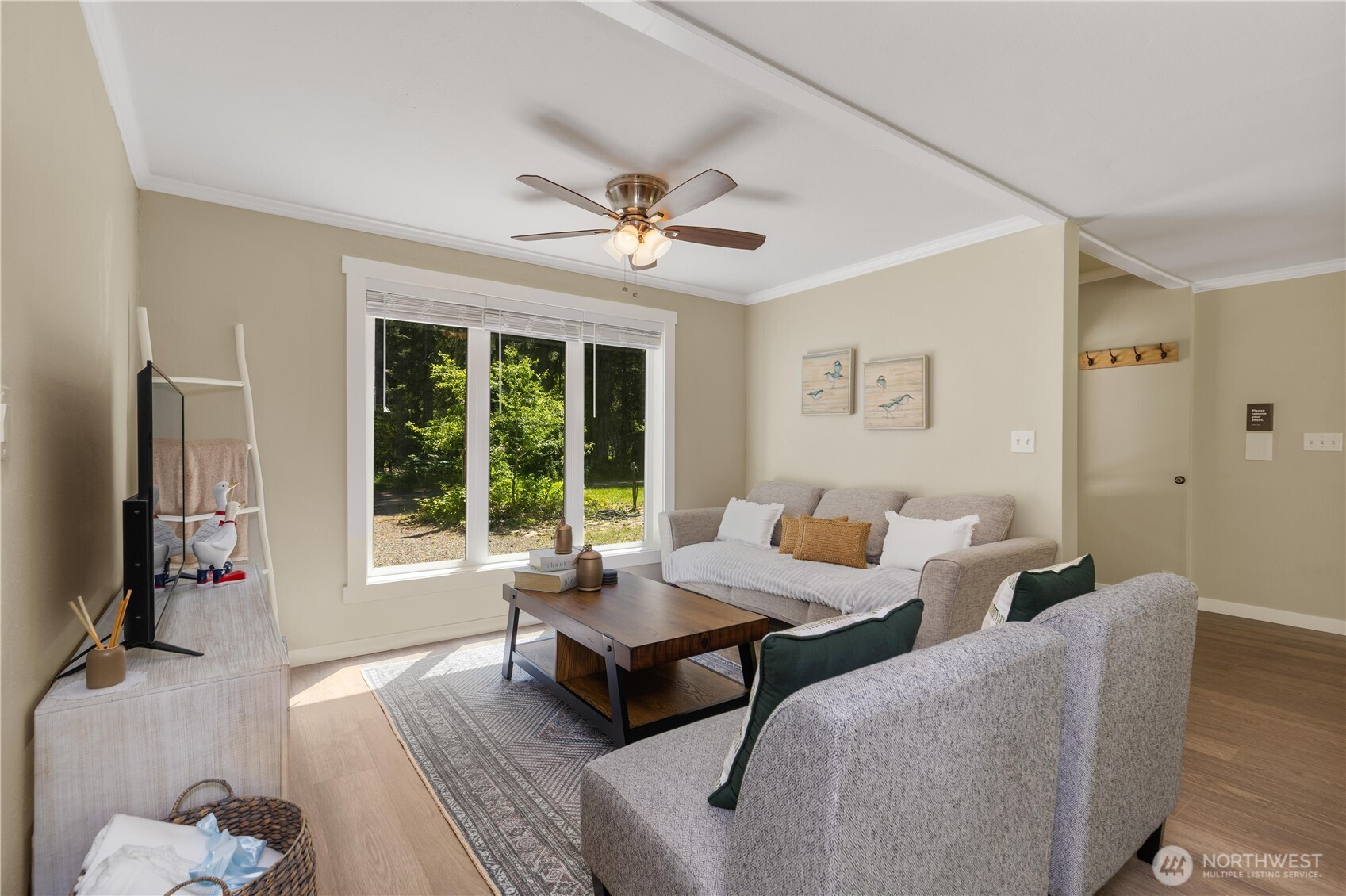 561 Sun Island Drive Property Photo 16