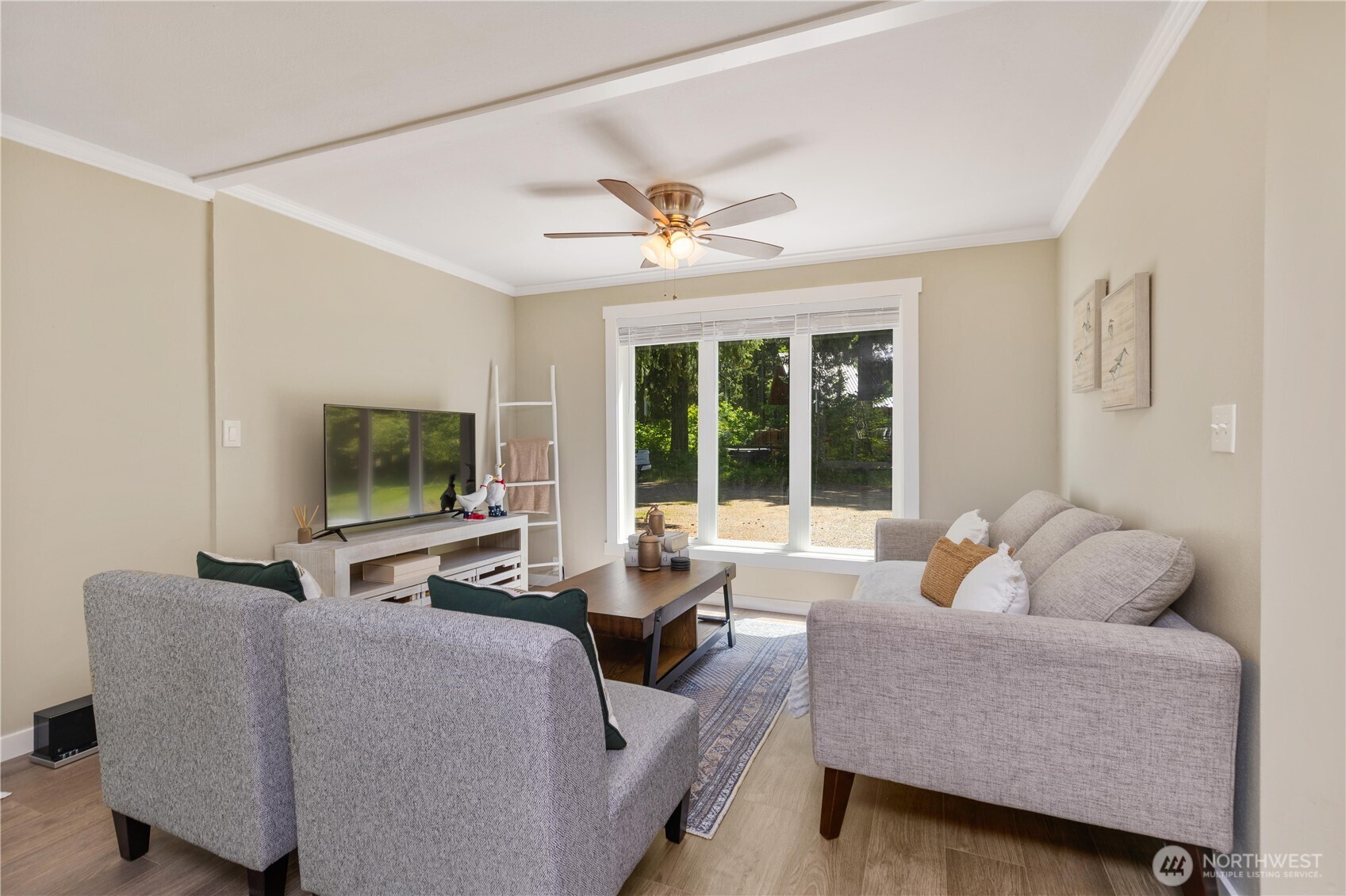 561 Sun Island Drive Property Photo 17