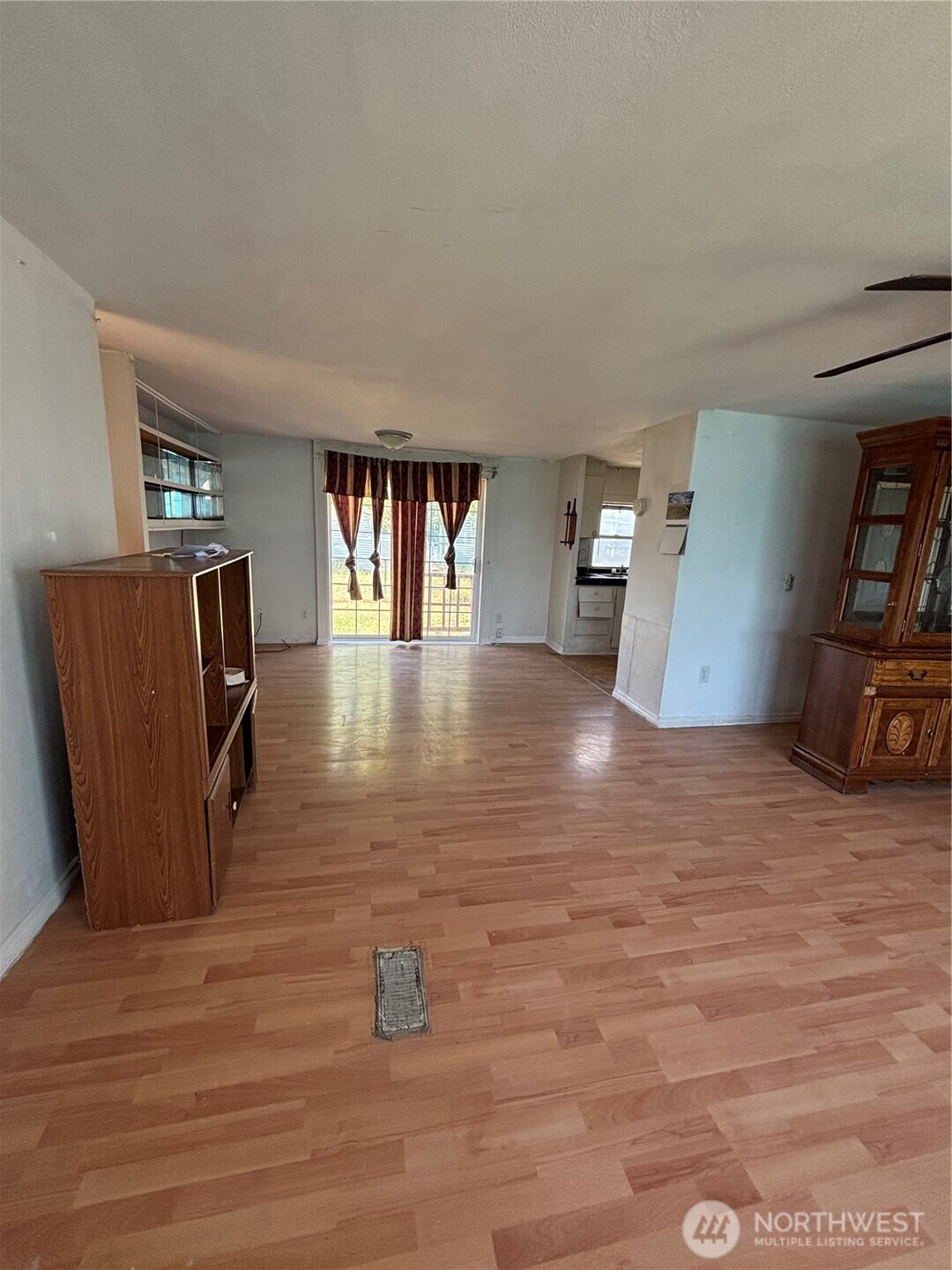 2022 W Broadway Avenue 1c Property Photo 4