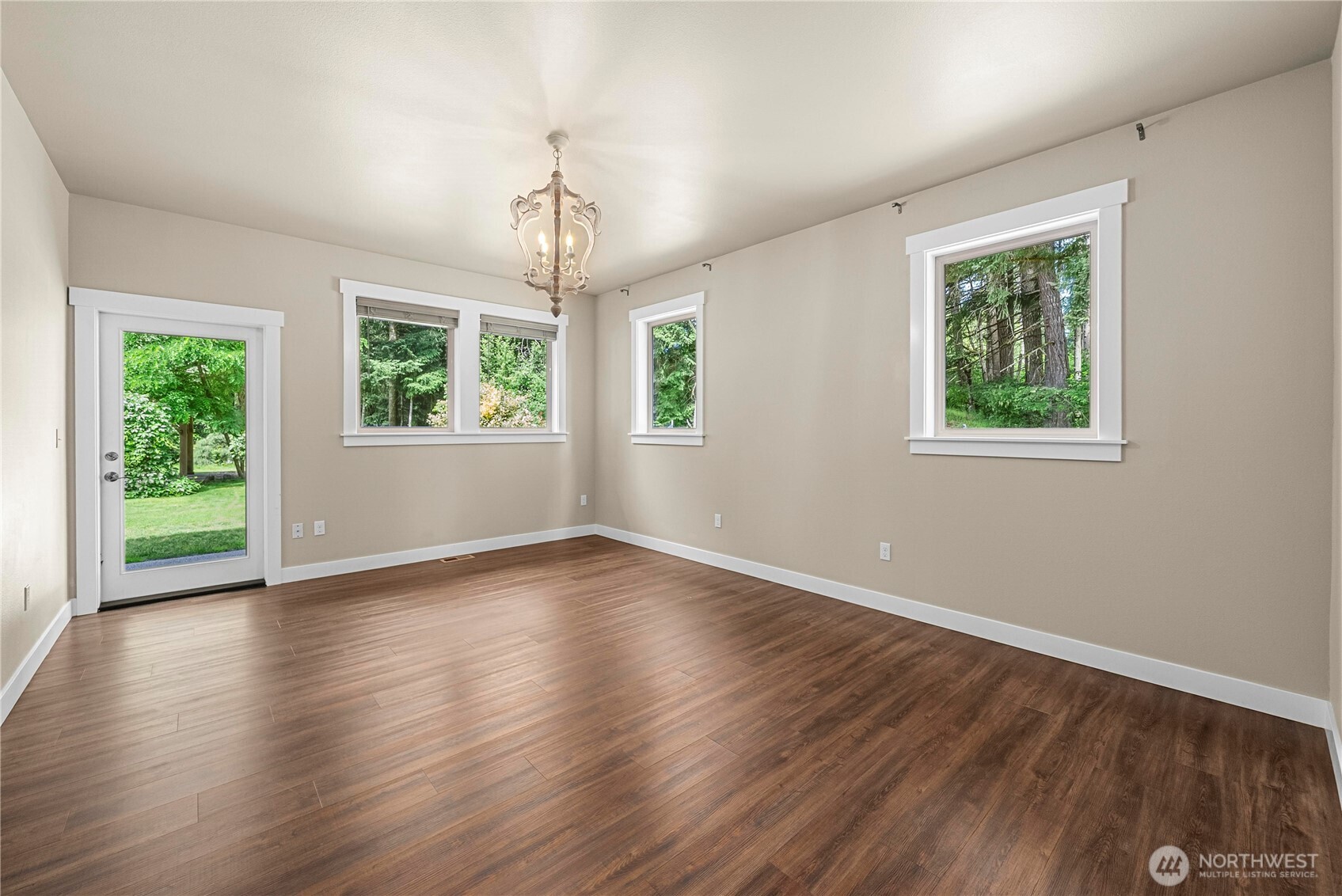 8401 Dawn Hill Drive Property Photo 16