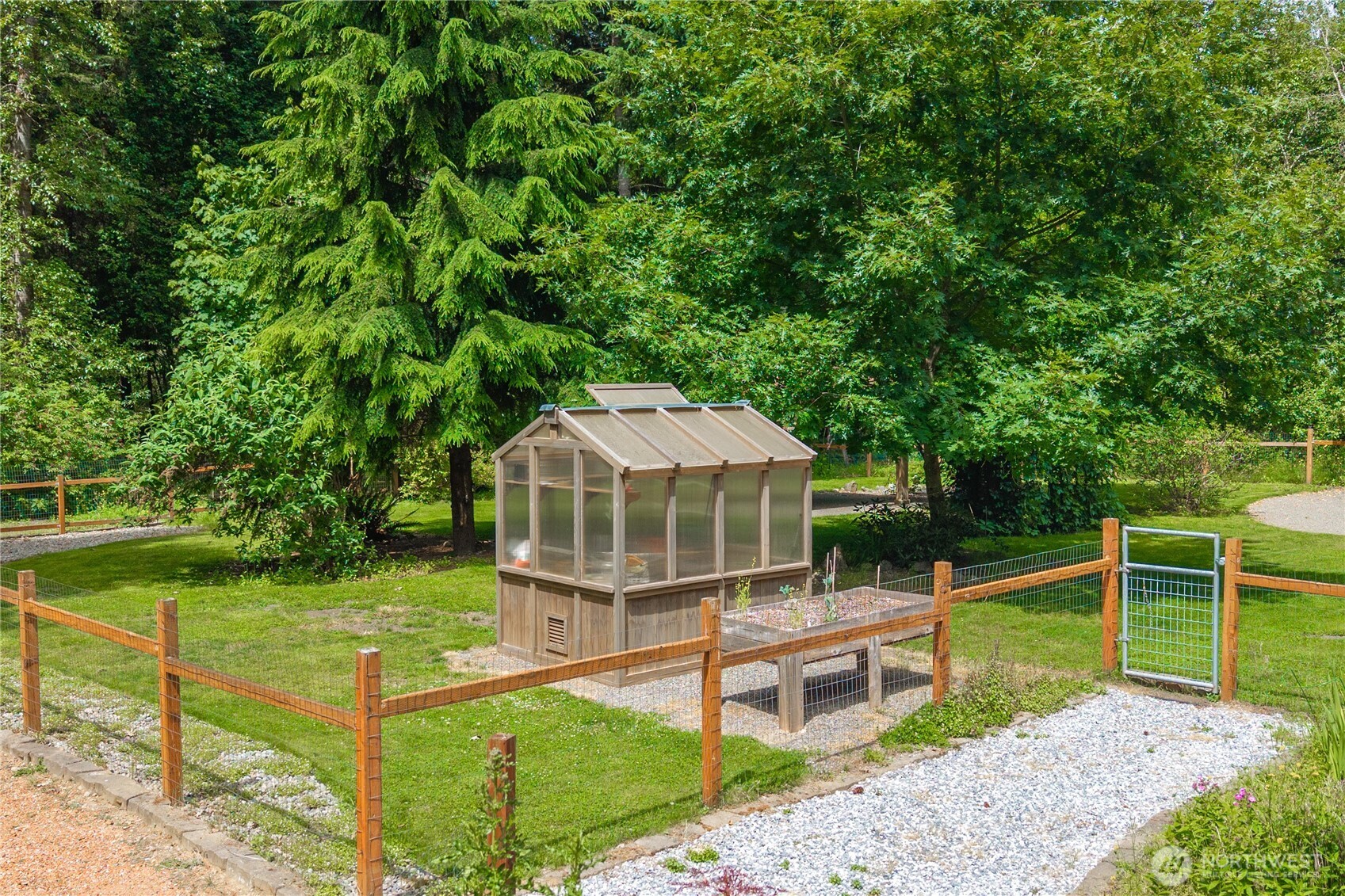 8401 Dawn Hill Drive Property Photo 33