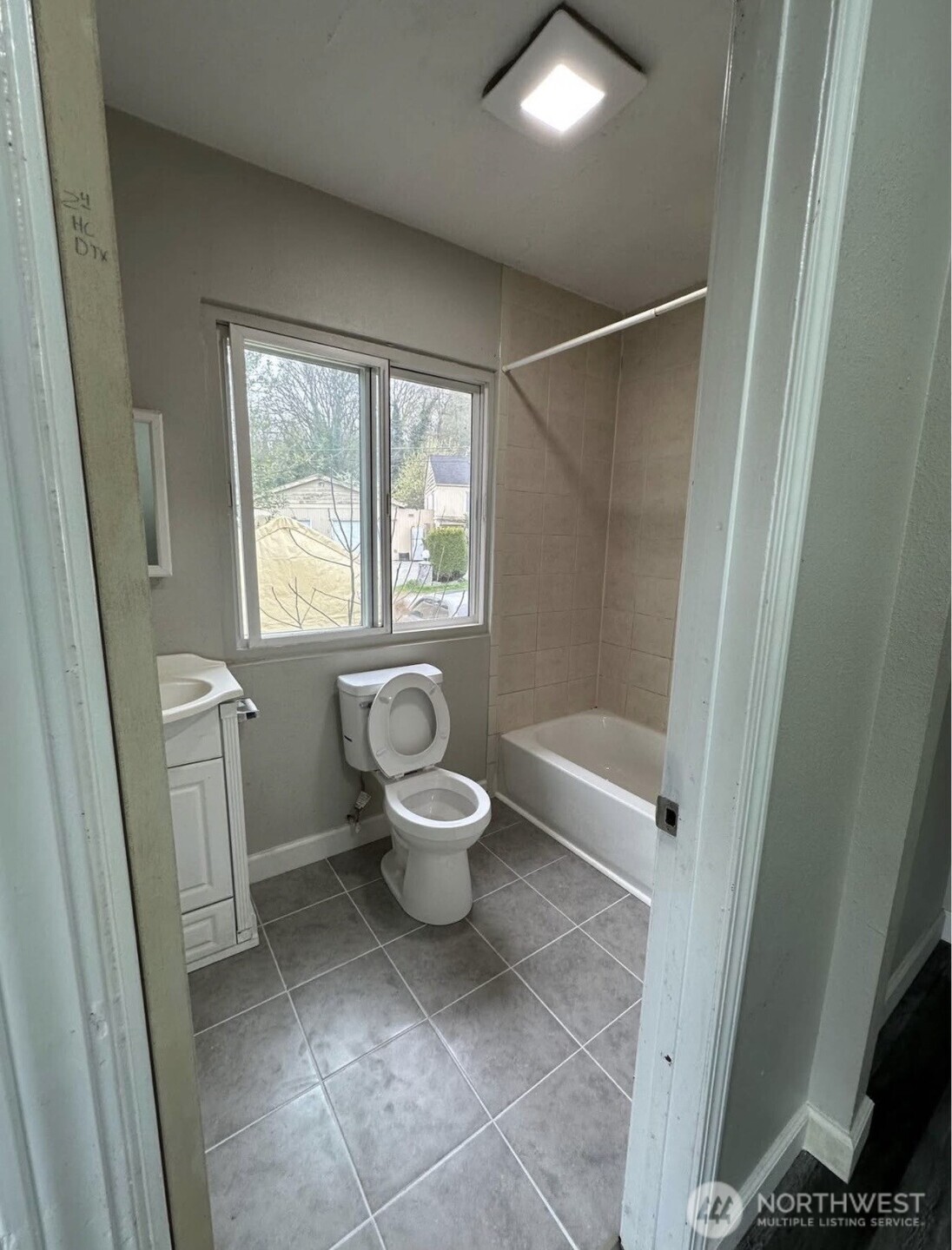 10033 Des Moines Memorial Drive Property Photo 10