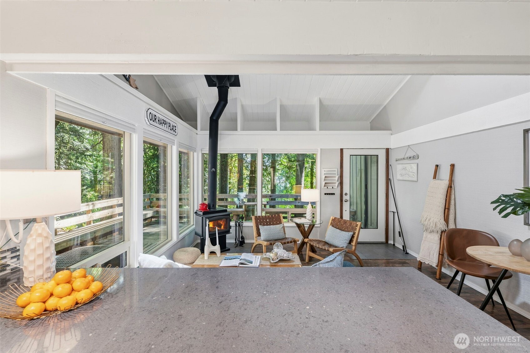 304 E Pointes Drive Property Photo 13