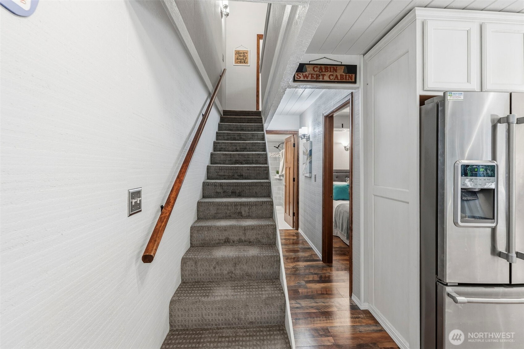 304 E Pointes Drive Property Photo 15