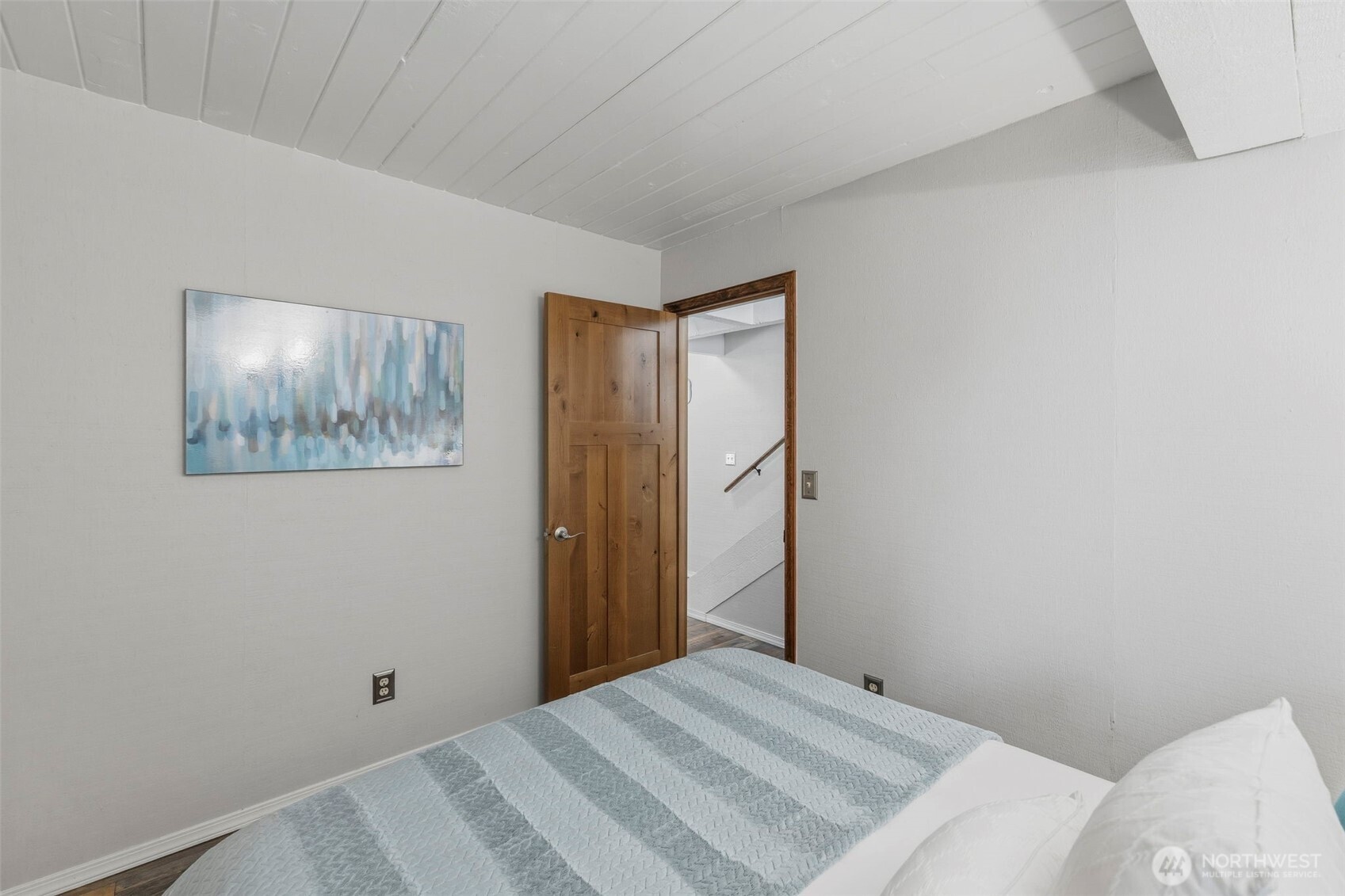 304 E Pointes Drive Property Photo 16
