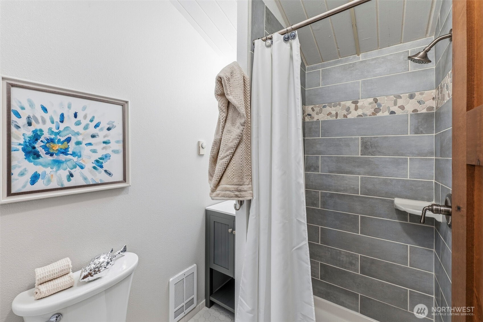 304 E Pointes Drive Property Photo 20