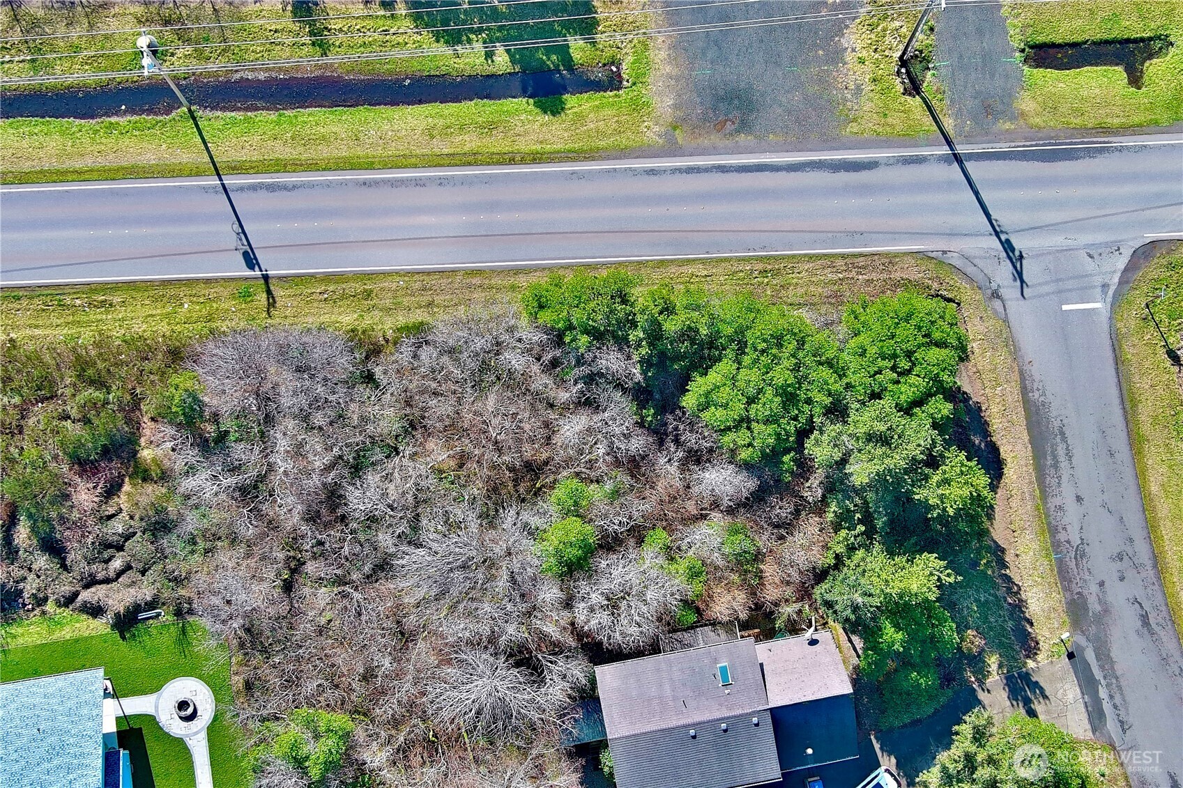 998 Texmar Avenue Property Photo 4