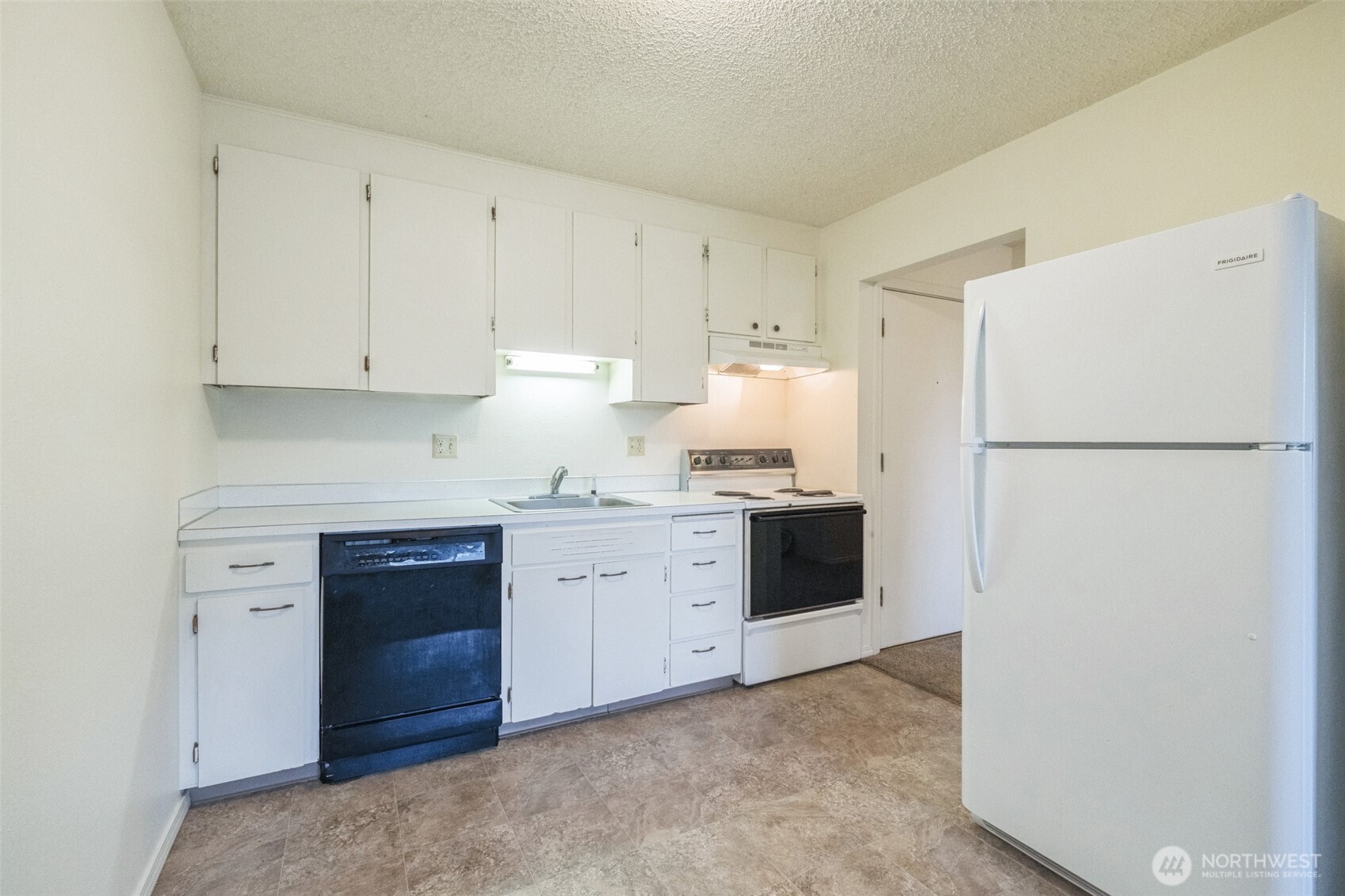 1020 S 20th Avenue Property Photo 6