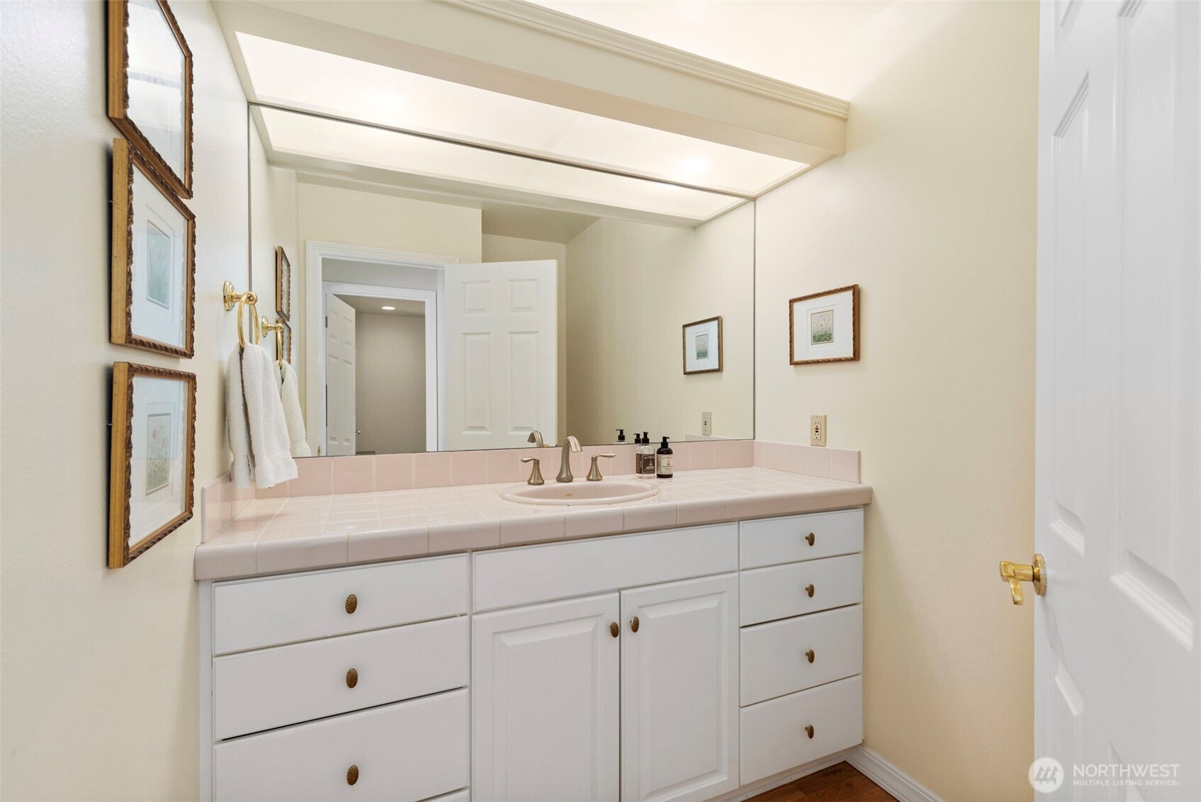 203 Baycliff Drive Property Photo 16