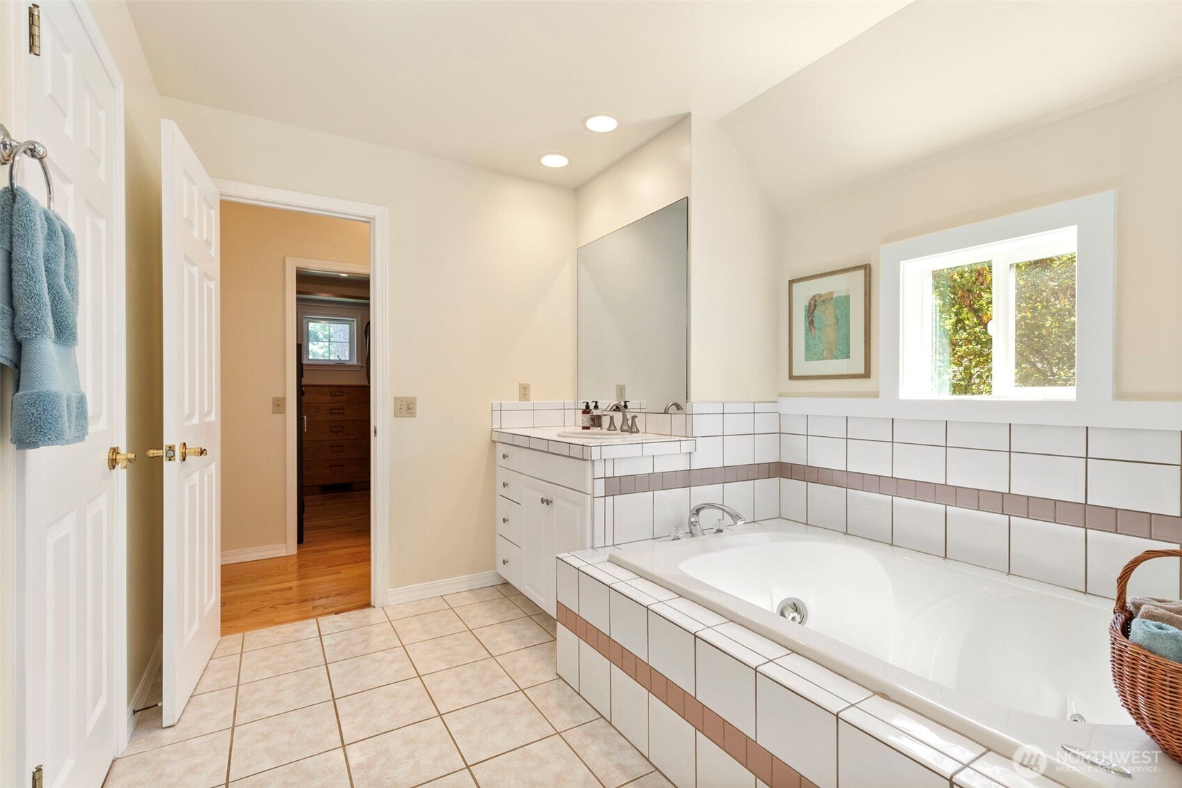 203 Baycliff Drive Property Photo 21