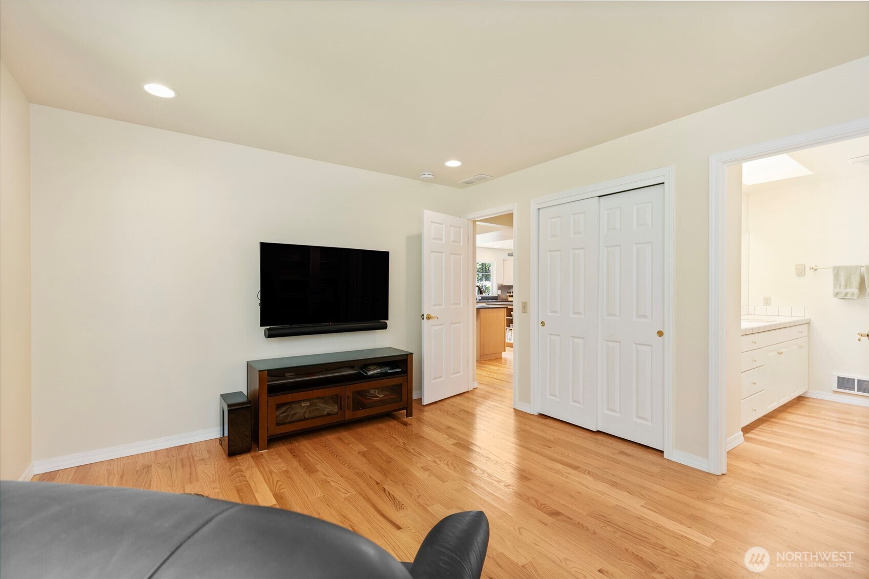 203 Baycliff Drive Property Photo 27