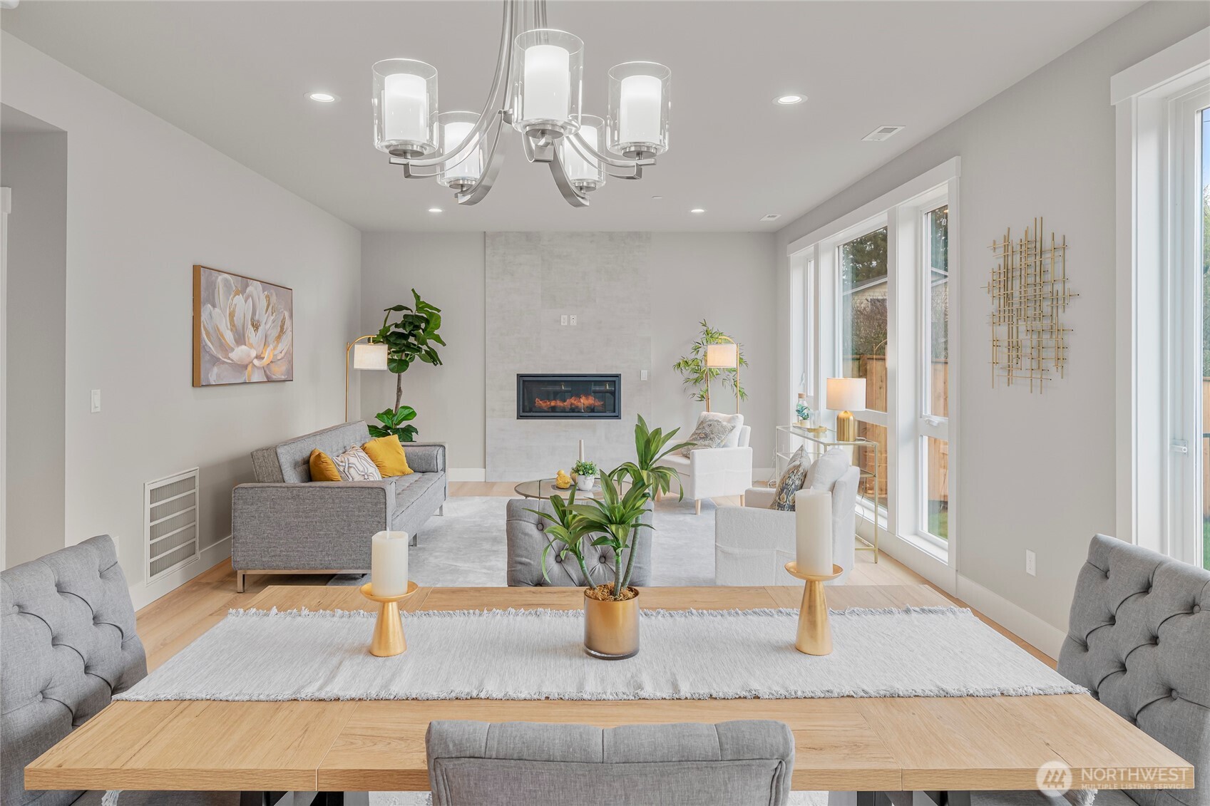 18556 Stone Avenue Property Photo 1