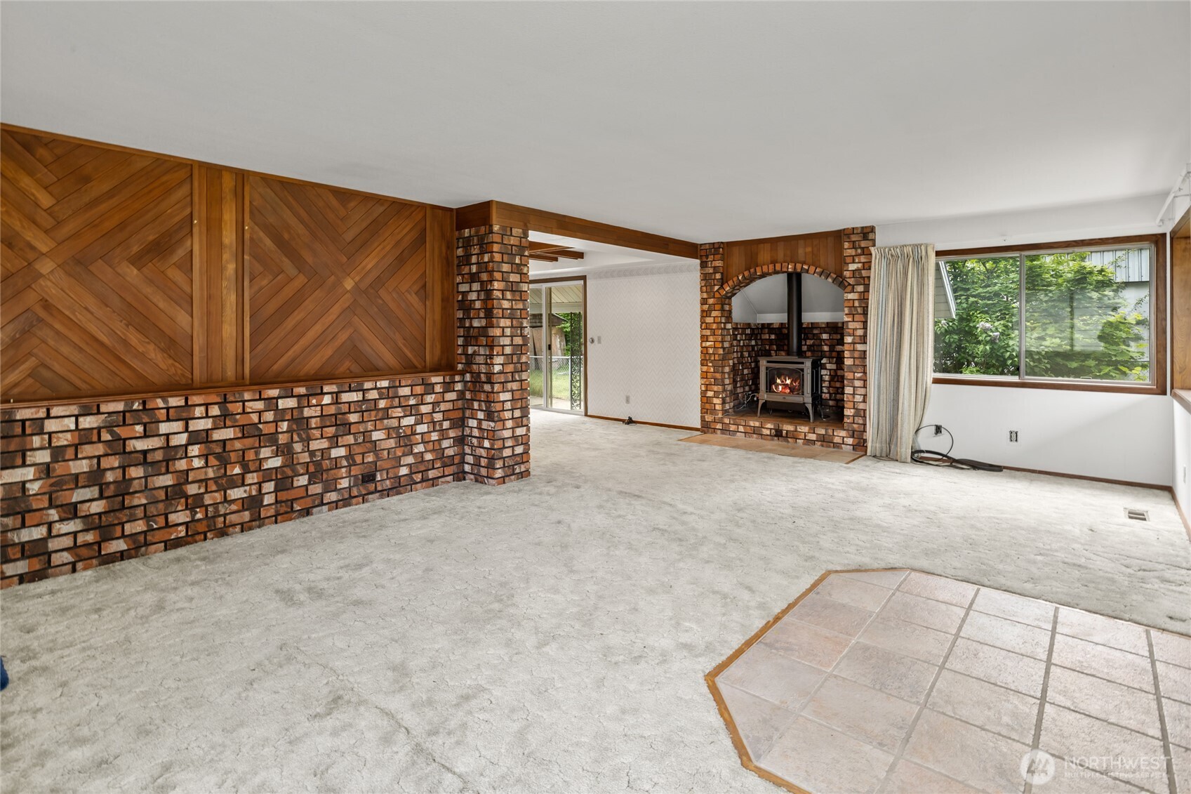 410 1st Street Property Photo 5