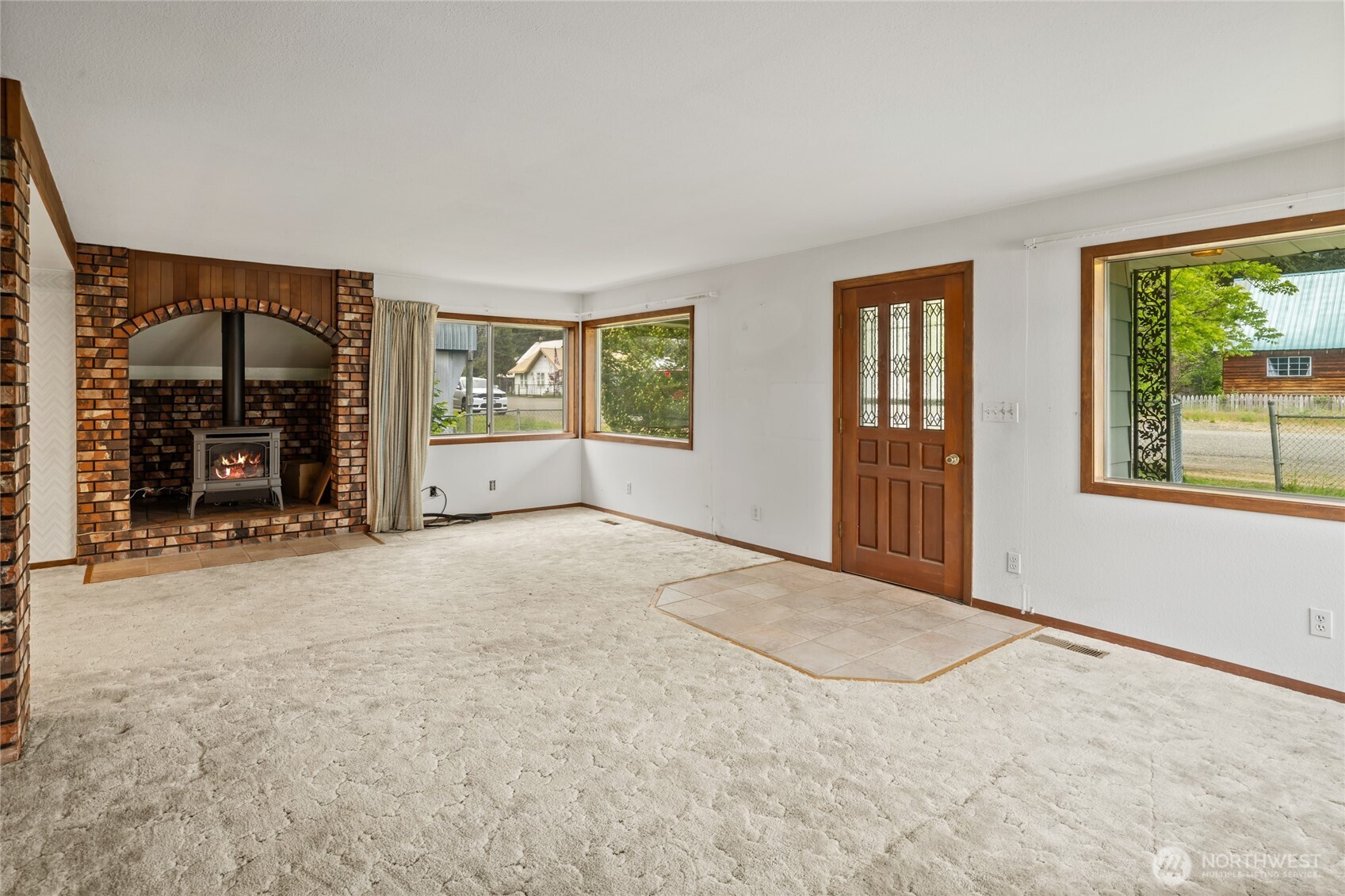 410 1st Street Property Photo 6