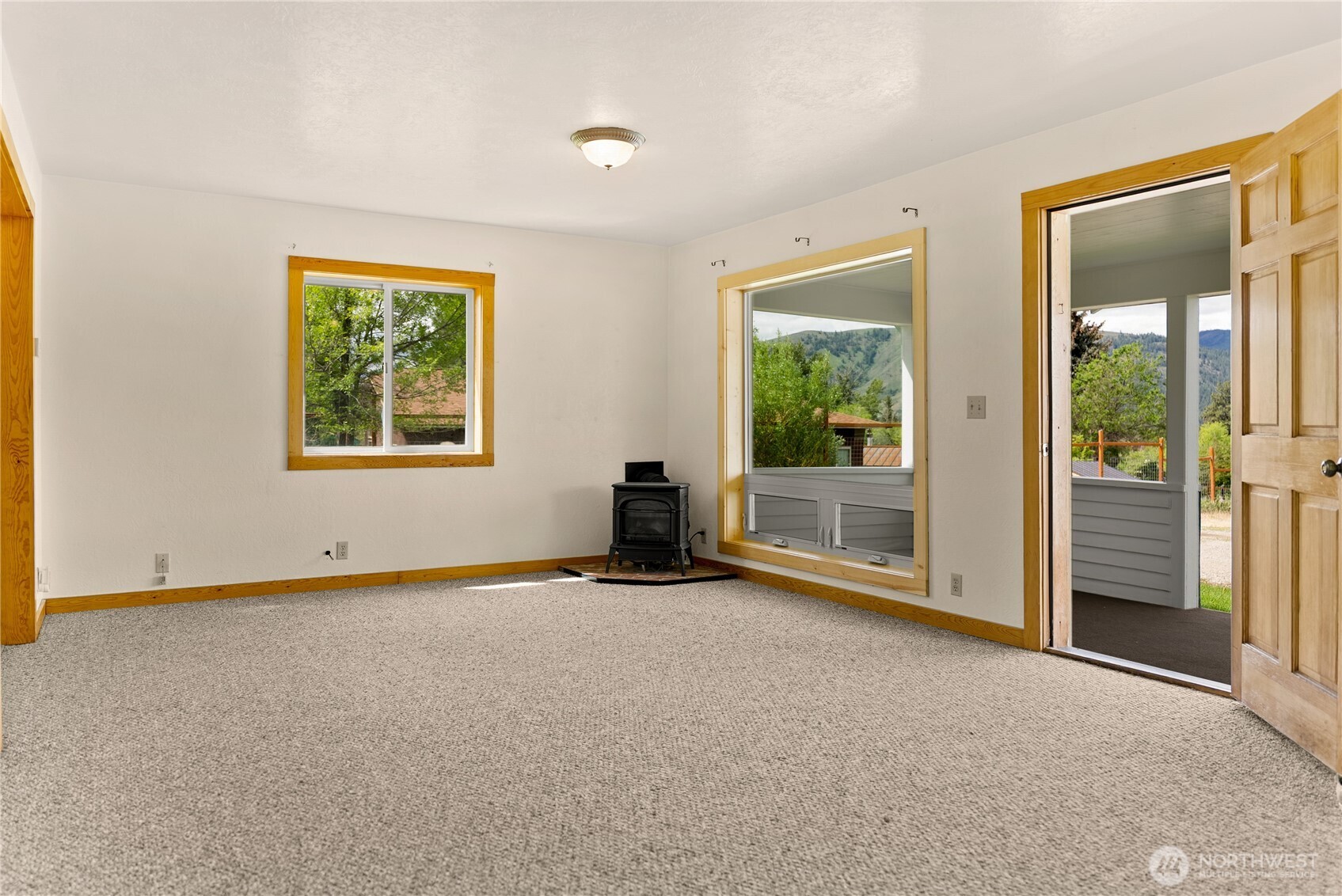 511 Bluff St Property Photo 5