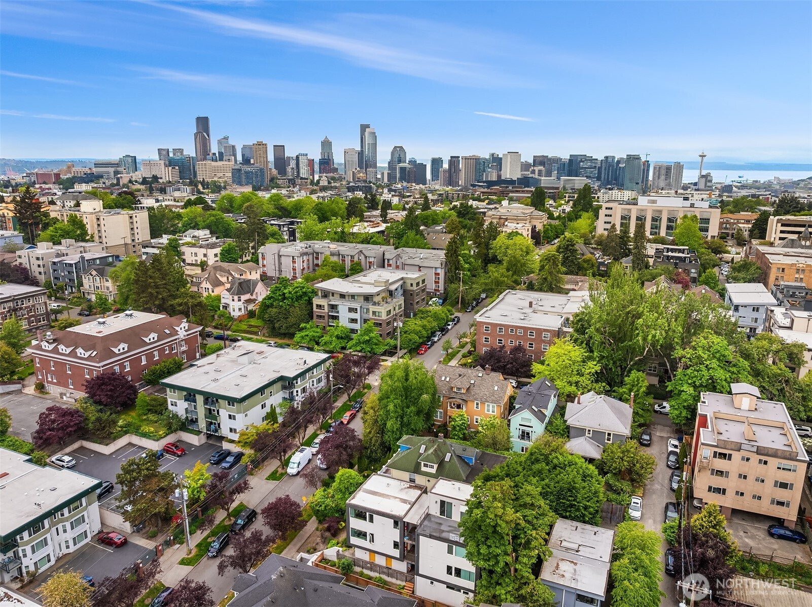 1814 E Denny Way Property Photo 4