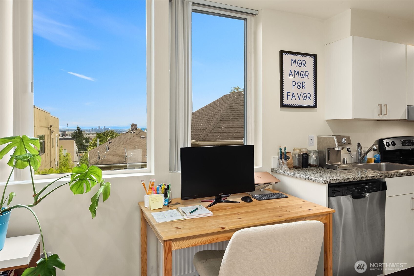 1814 E Denny Way Property Photo 6