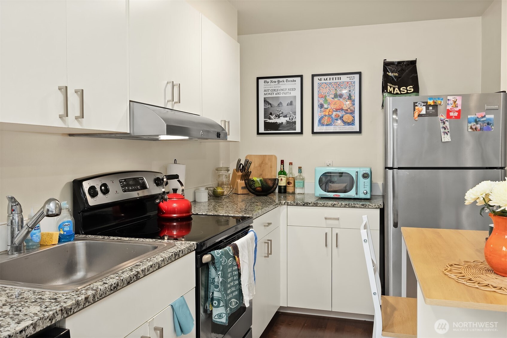 1814 E Denny Way Property Photo 9
