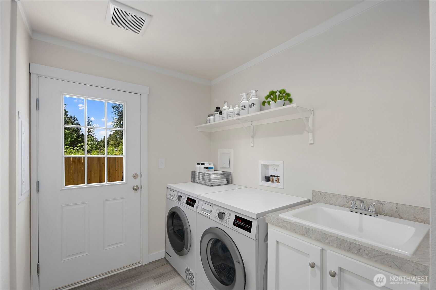 14009 Tilley Road Property Photo 9