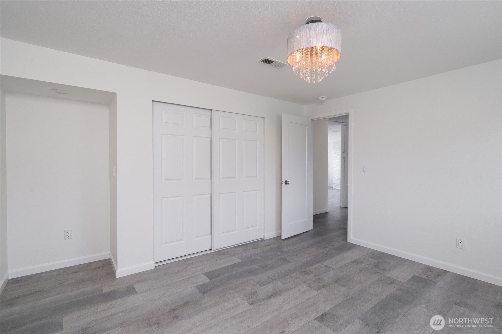 5404 Doon Way Property Photo 13