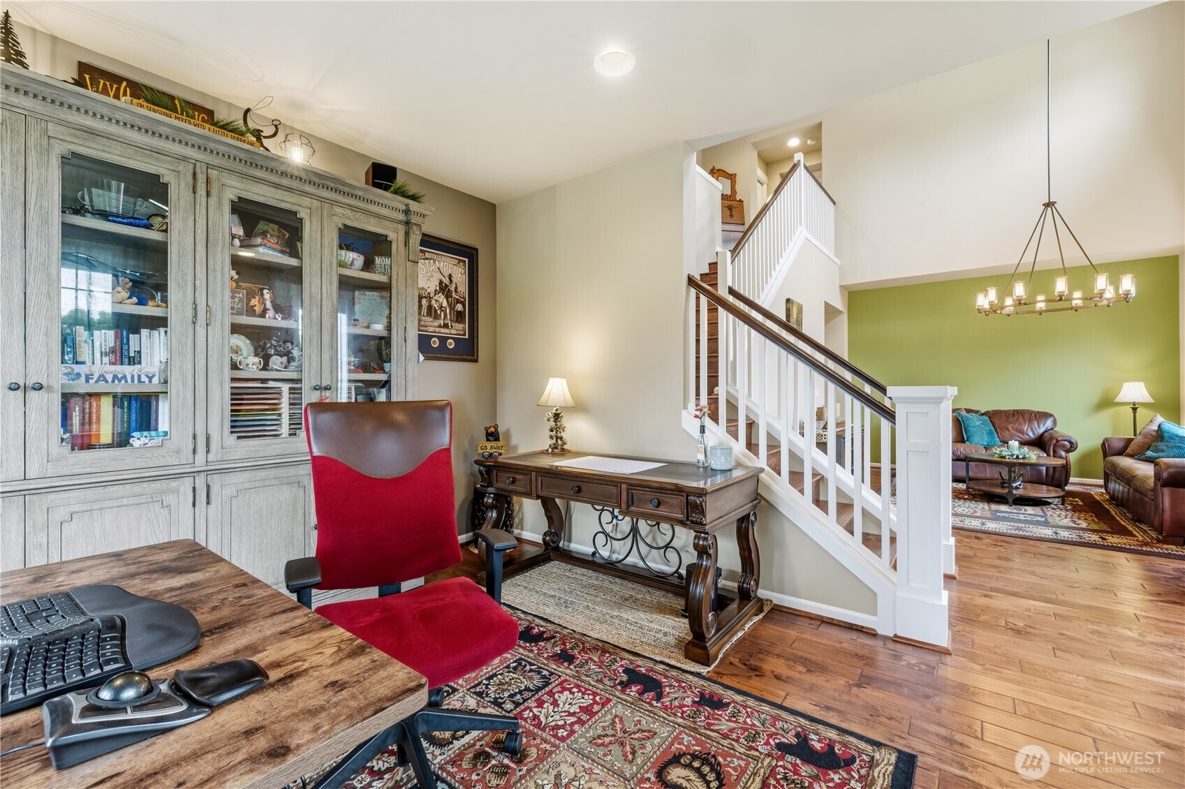 5001 70th Place Property Photo 6