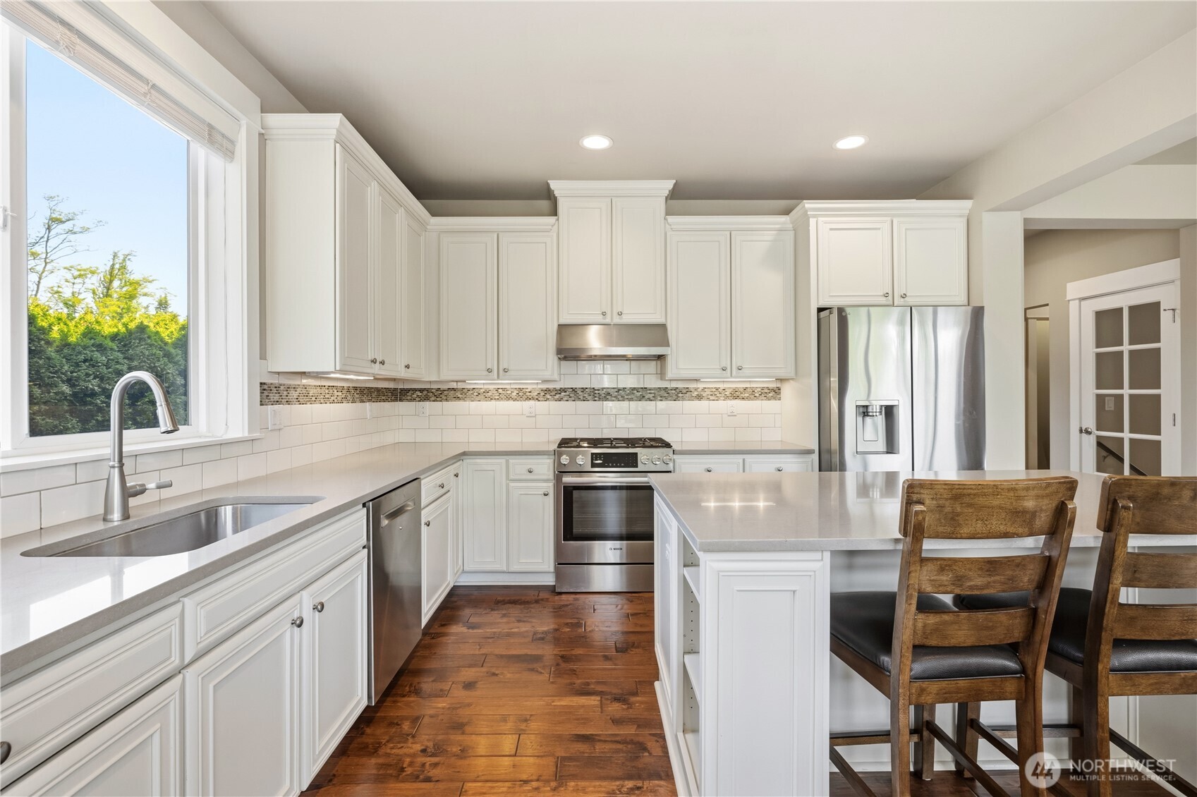 5001 70th Place Property Photo 14