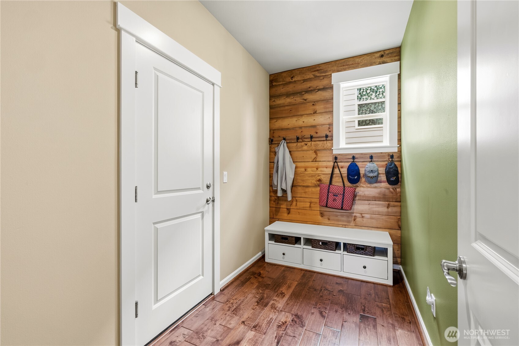 5001 70th Place Property Photo 17