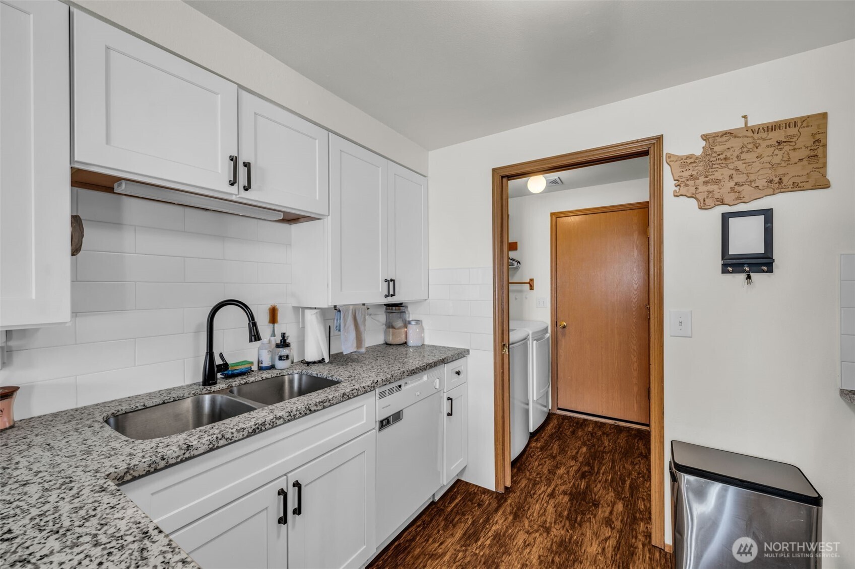 15334 Berry Valley Drive 15332 Property Photo 9
