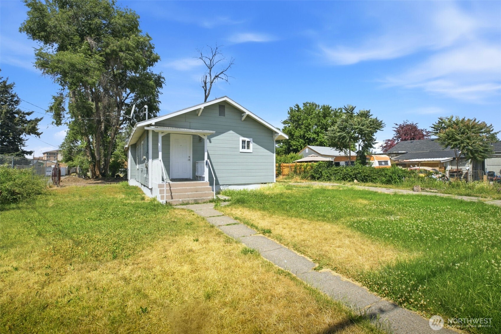 10 S 10th Street Property Photo 2